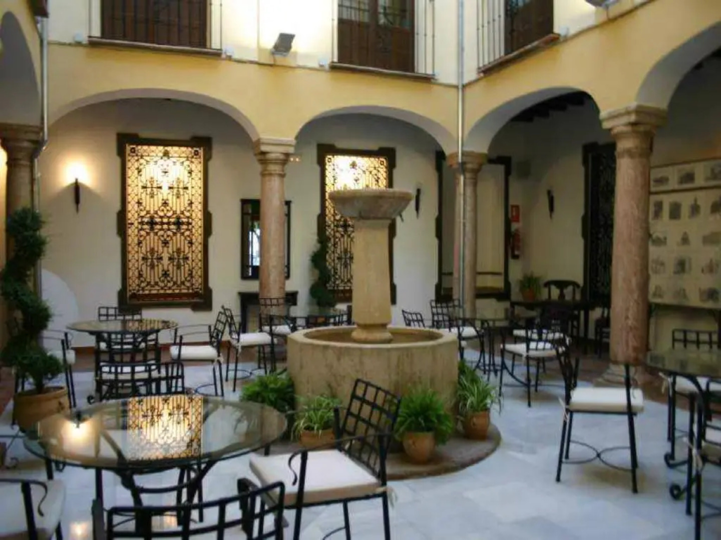 Hotel Coso Viejo