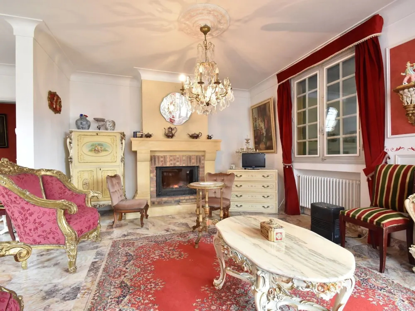 Beautiful Villa with Tennis Court in Dordogne, France