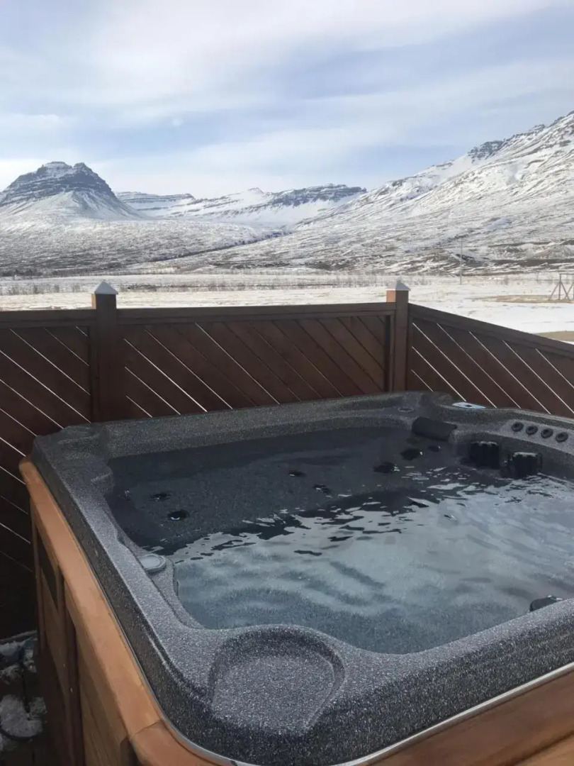 Óseyri Hlaðan -The Barn