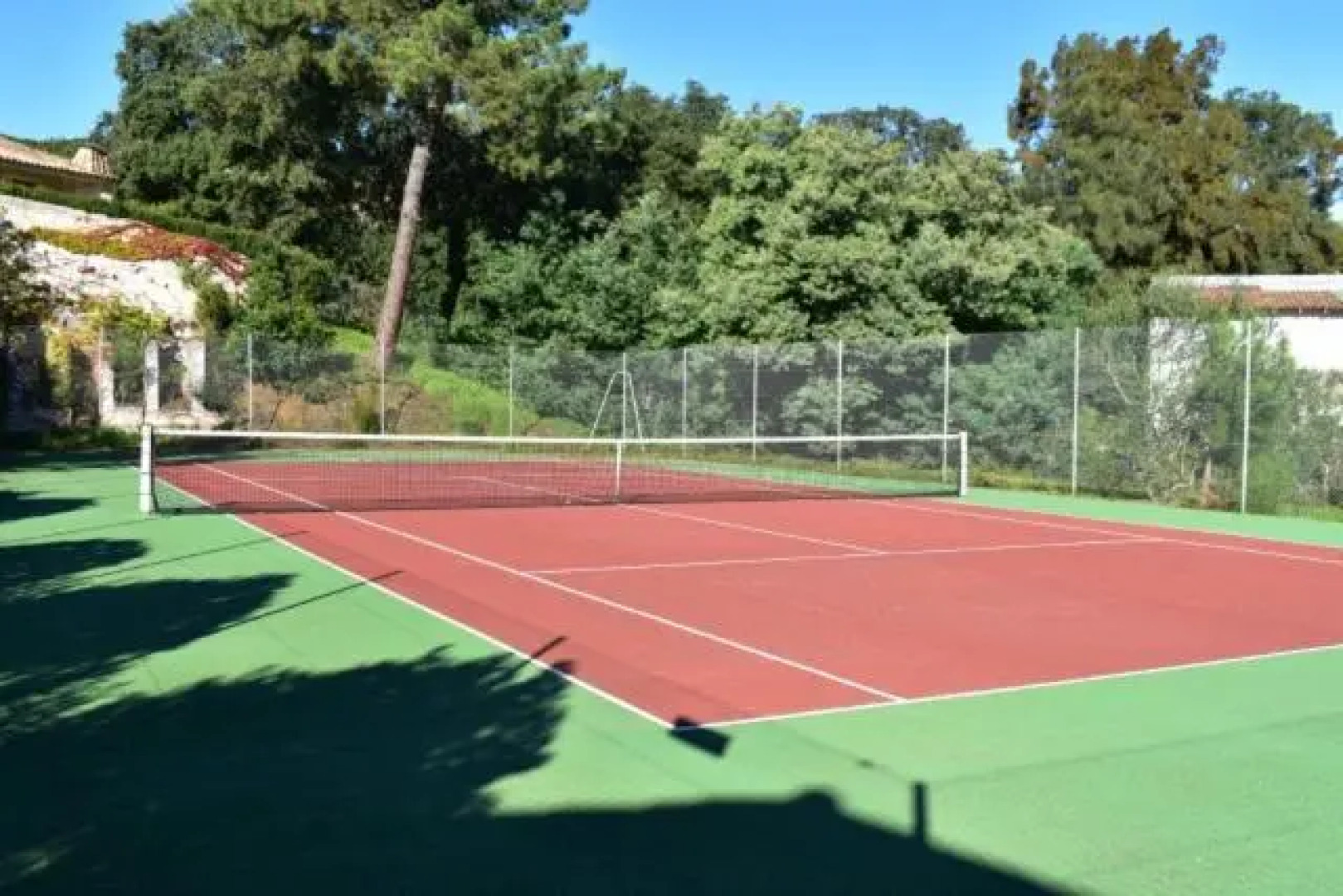 VILLA 2 à 6 pers - 2 chambres - piscine tennis (résidence), plage 300 m