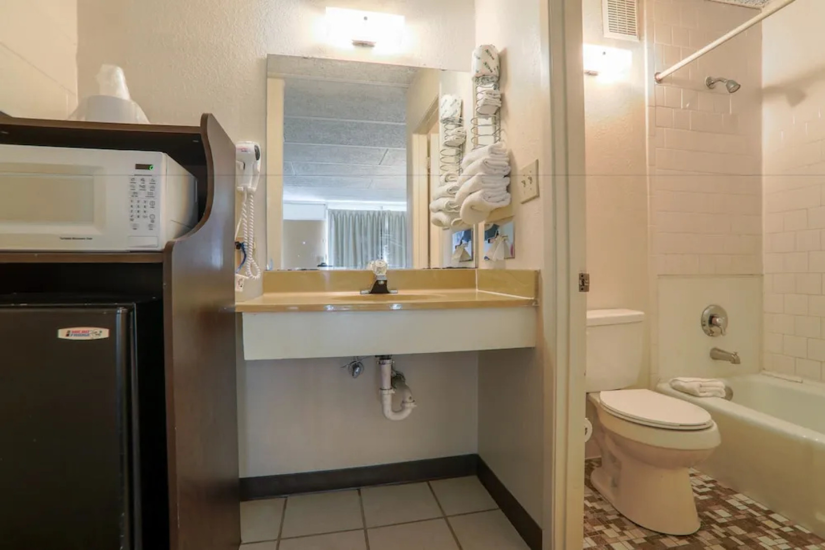 American Quality Lodge