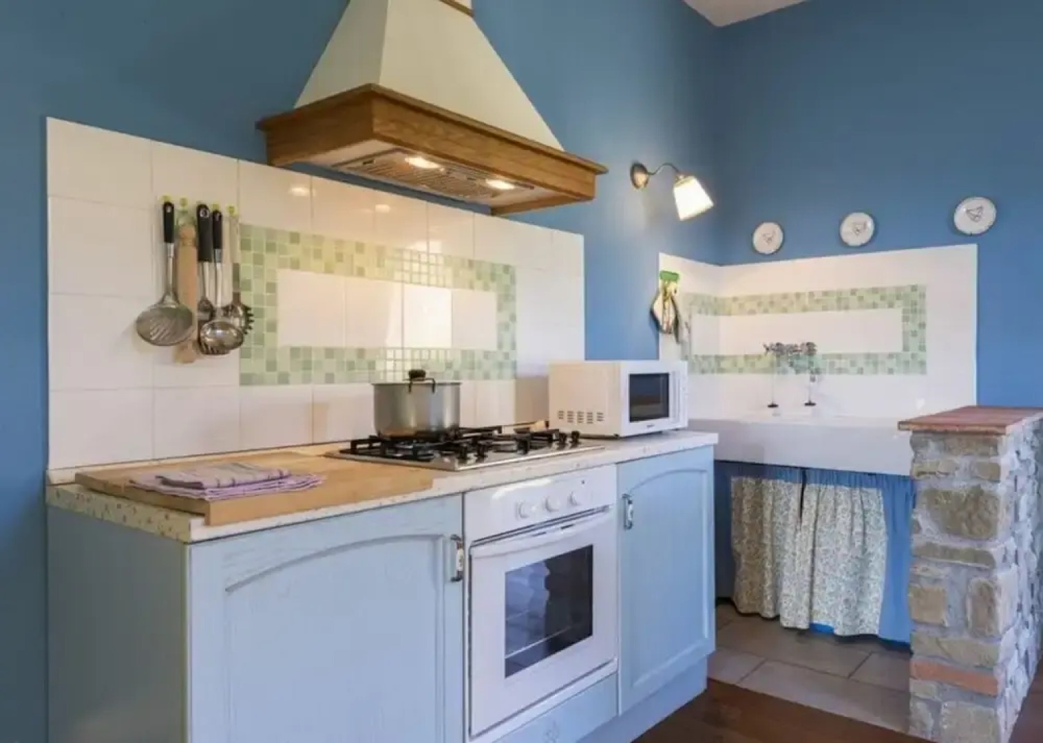 Villa Popiglio Comfortable Holiday Residence