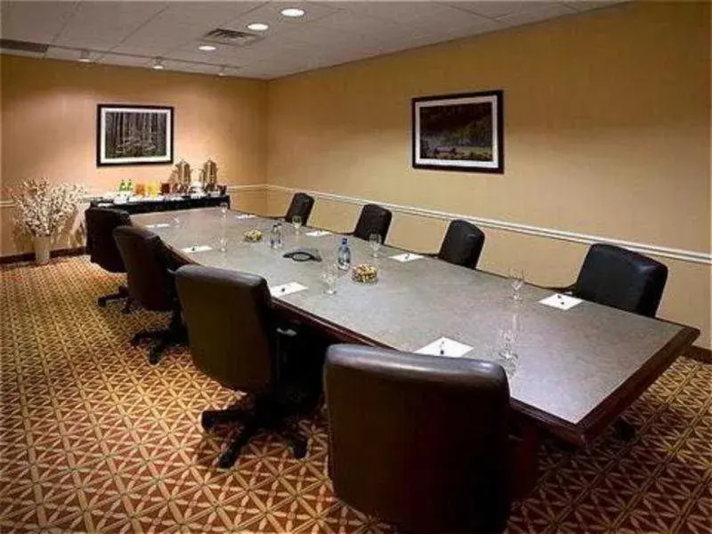 Holiday Inn Express Nashville Downtown Conf Ctr