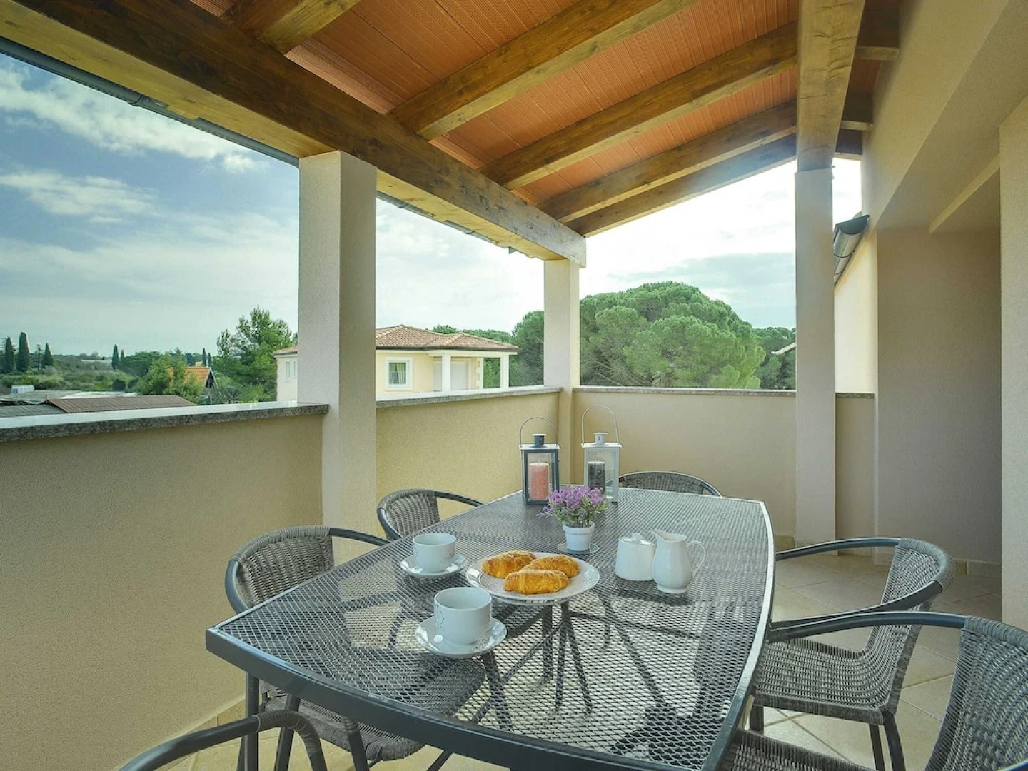 Modern Villa With Private Pool Near Beach
