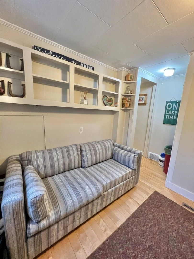 Mary's Lakeview - Limit 10 4 Bedroom Home by RedAwning