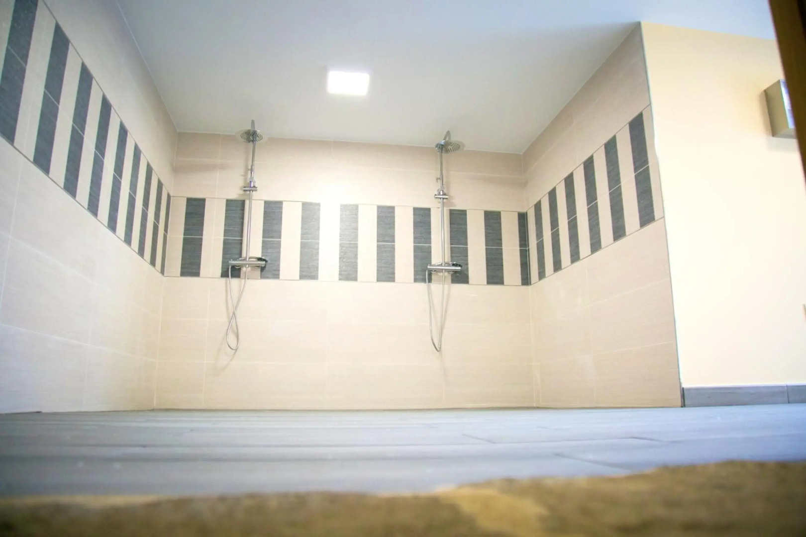 4 bedrooms house with private pool jacuzzi and enclosed garden at Cuntis