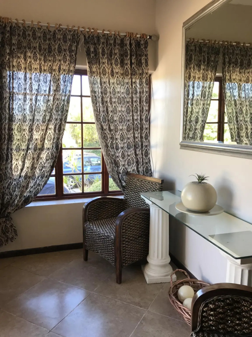 VJ's Guesthouse and Restaurant