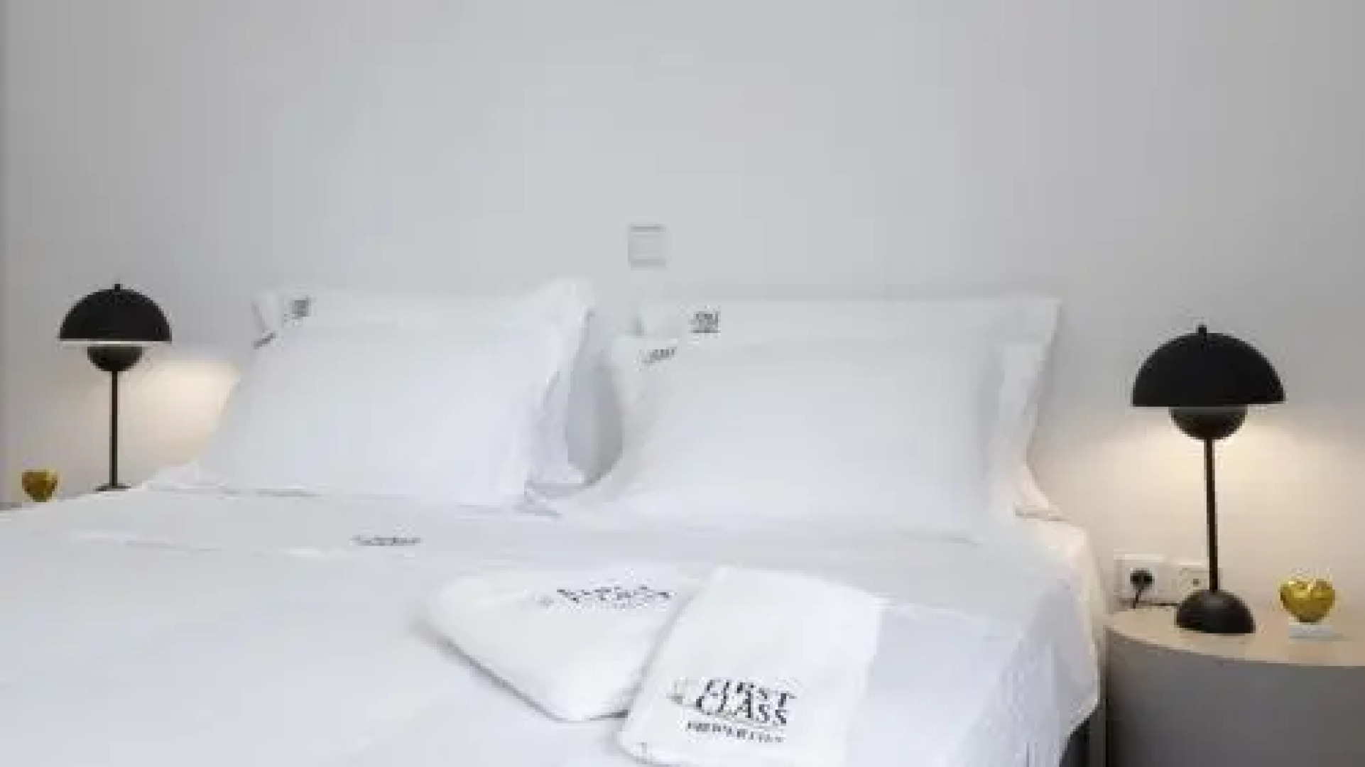 Vouliagmeni Honeymoon Suite