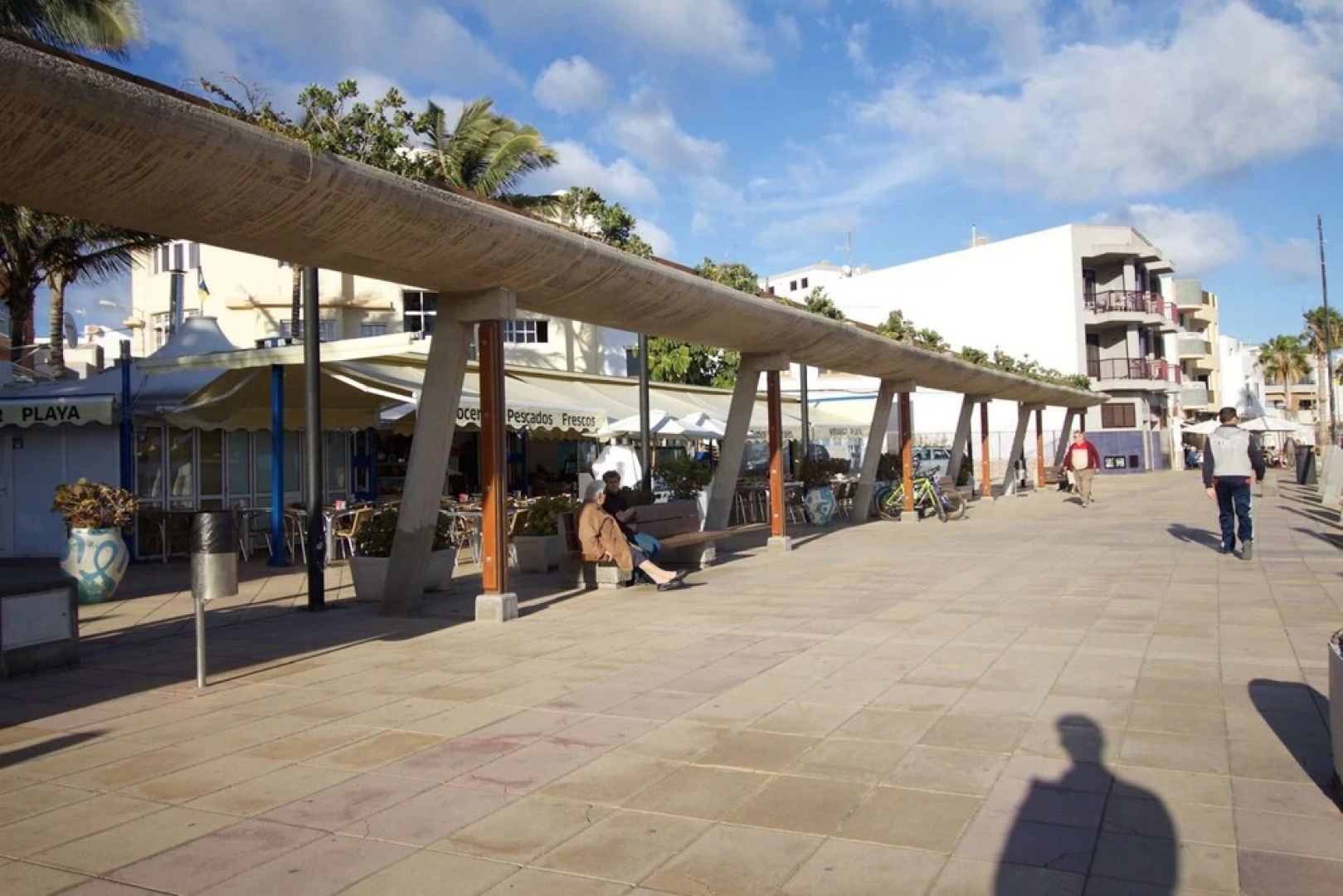 Lightbooking - Live is a beach