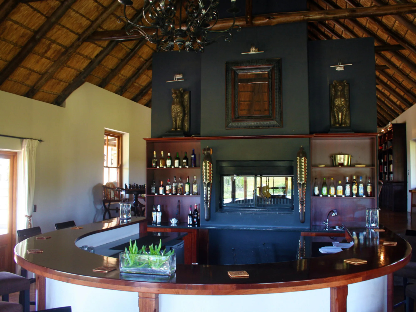 Hlosi Game Lodge - Amakhala Game Reserve