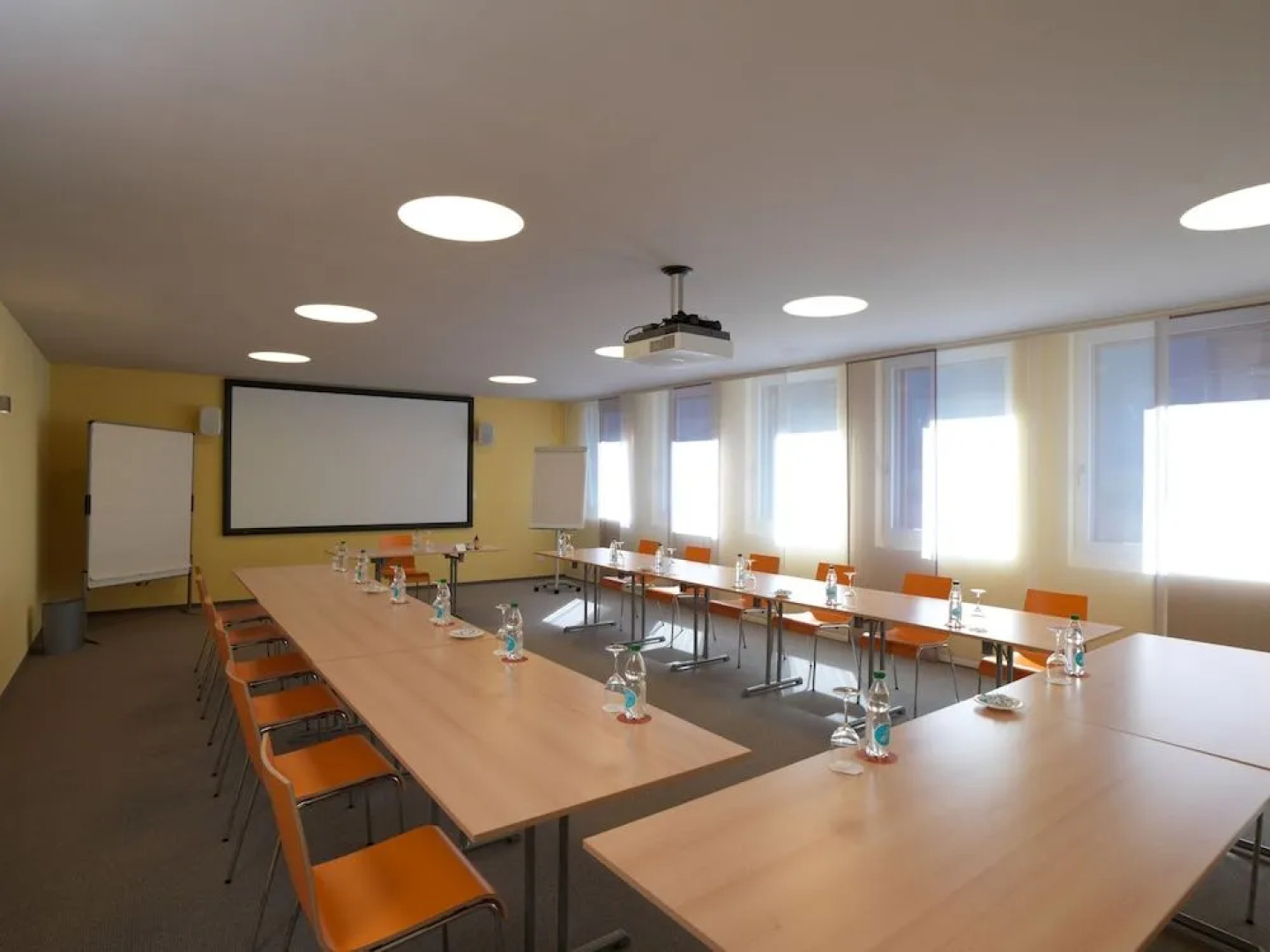 Ochsen Lodge by Ochsen Lenzburg