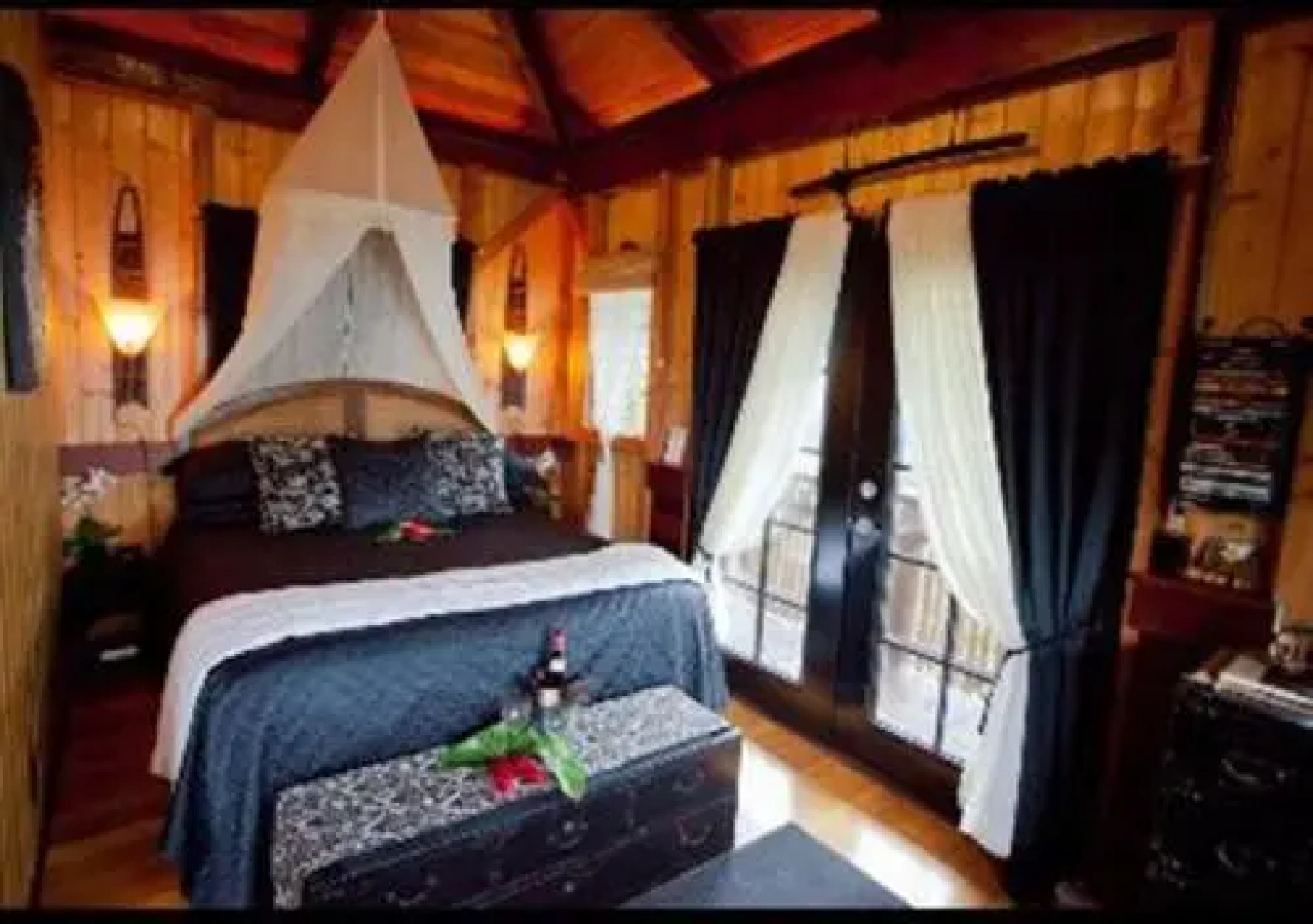 The Bali House & Bali Cottage at Kehena Beach