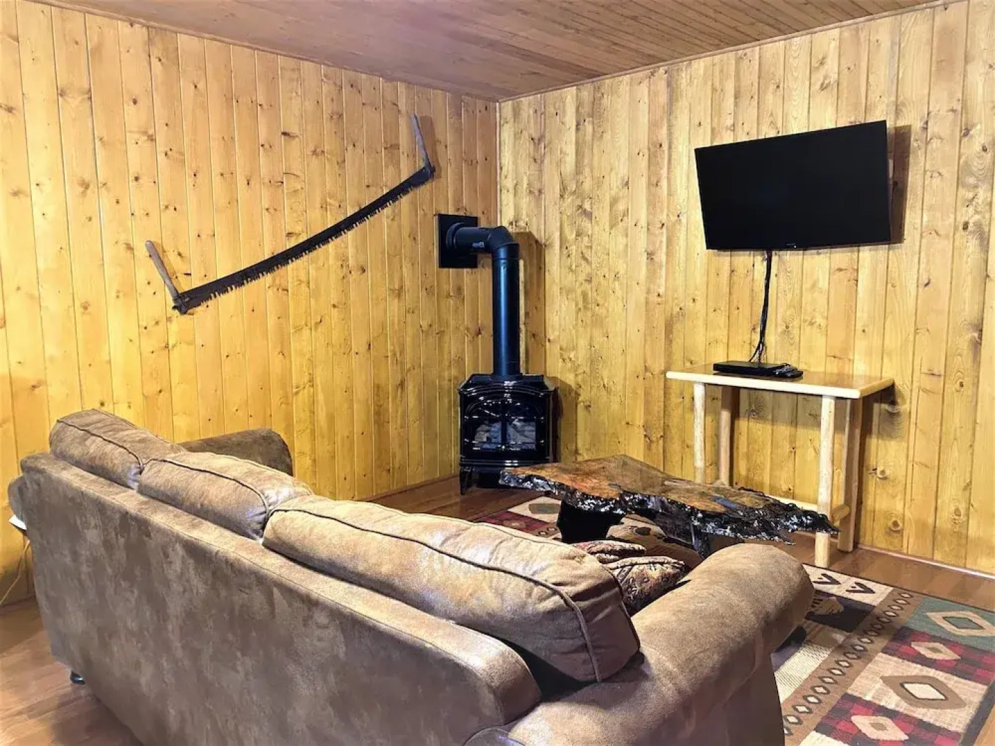 Alaska Creekside Cabins