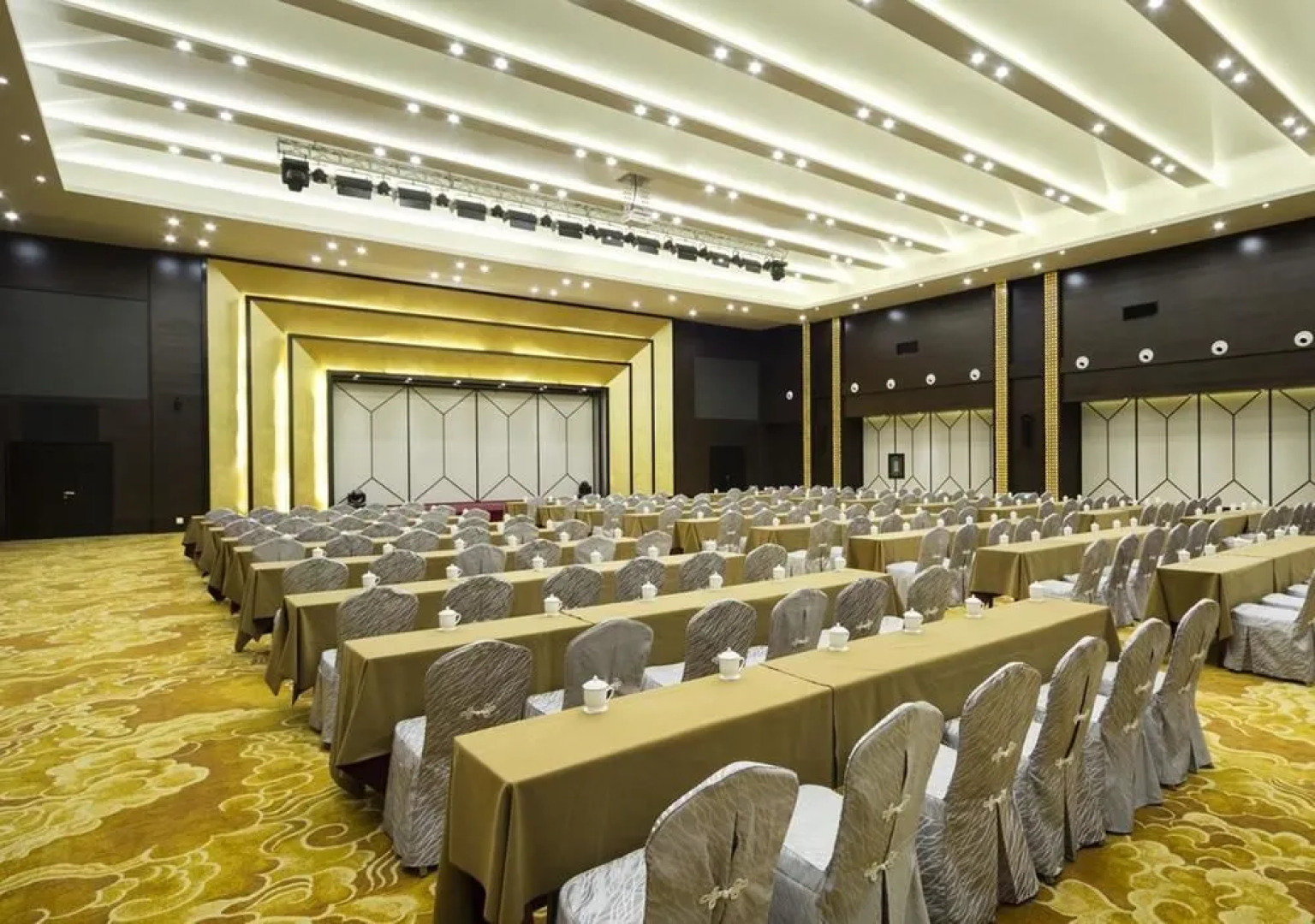 Solo Wandering Hot Spring Hotel