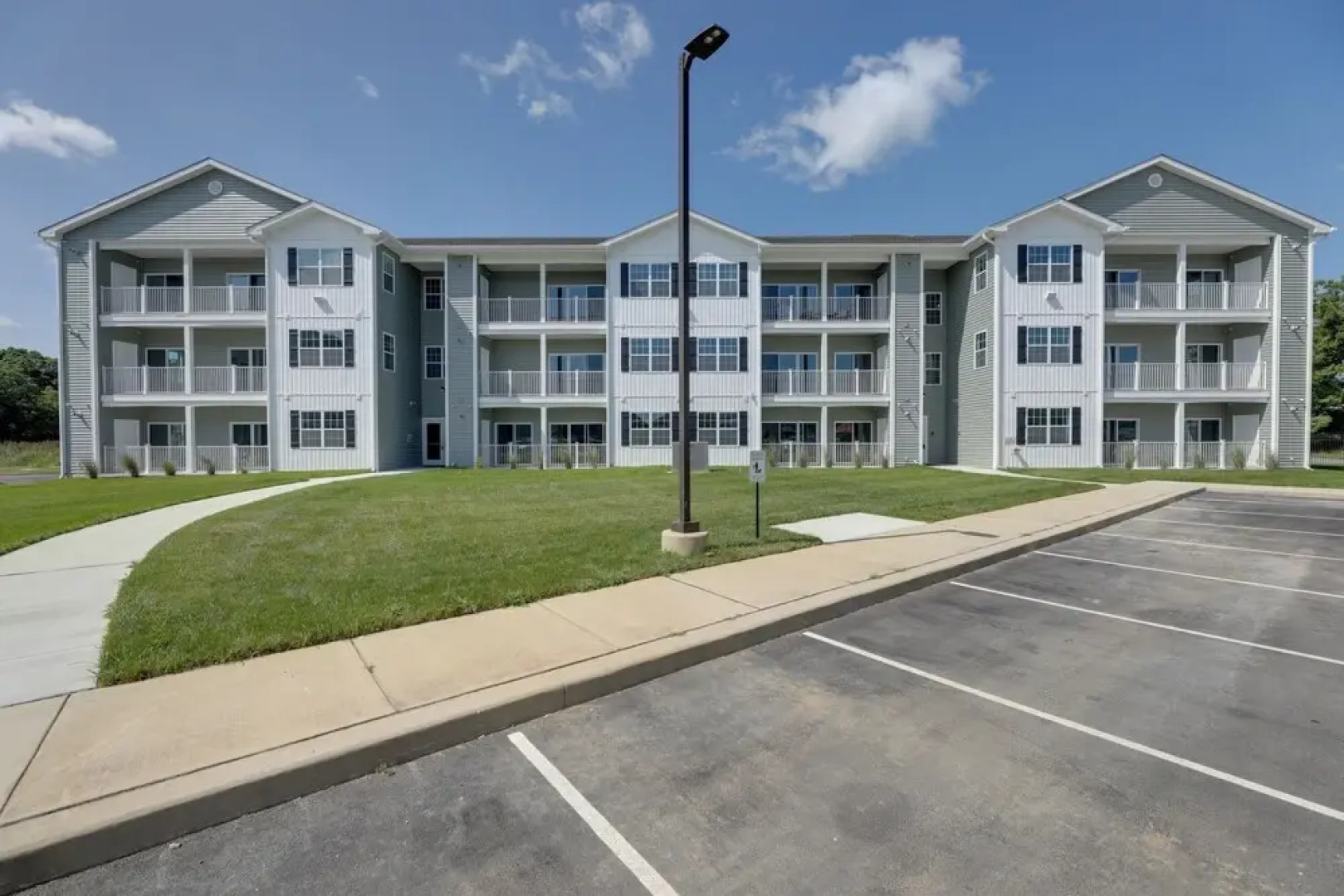 Bayfront Condo w/ Pool Access, Near Rehoboth Beach