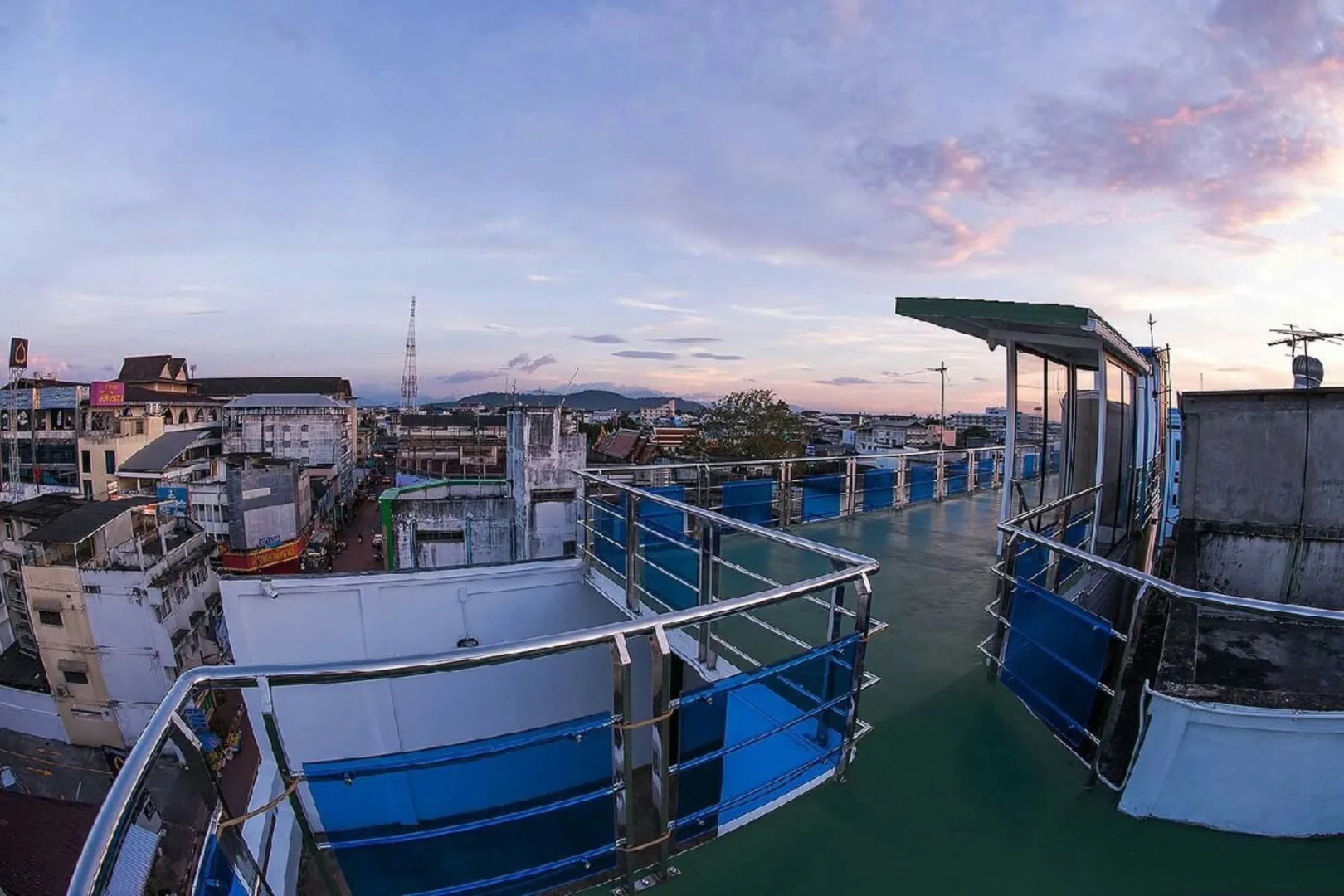 The Port Hostel By Suwatchai