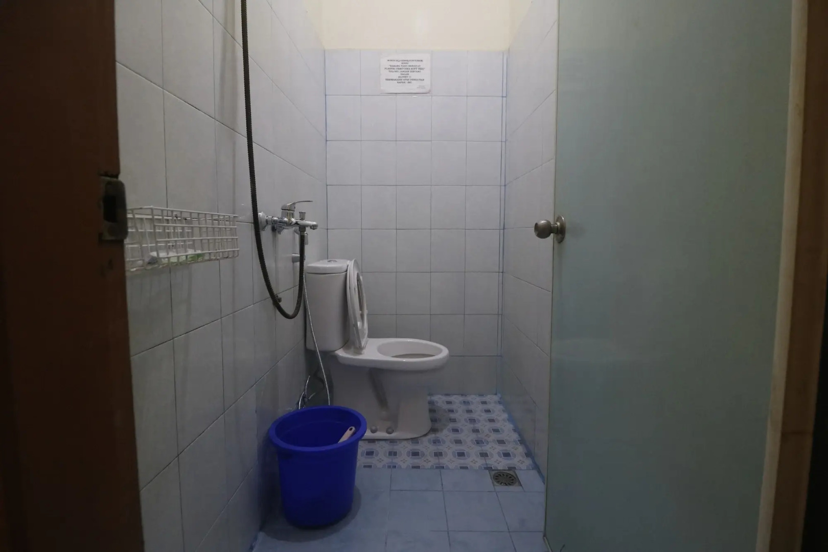 RedDoorz Plus near WTC Batanghari Mall