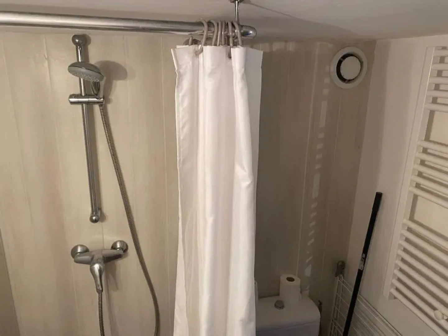 Studio rénové avec piscine proche Saint-Tropez