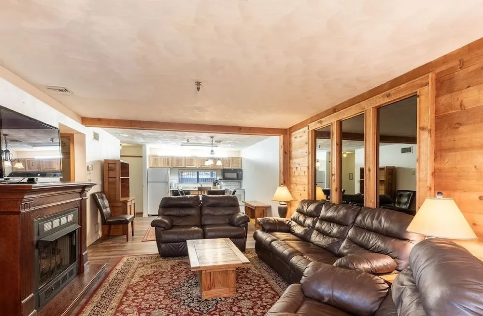 Seven Springs Stoneridge 3 Bedroom Pet Friendly Condo, Ski-In/Out by RedAwning