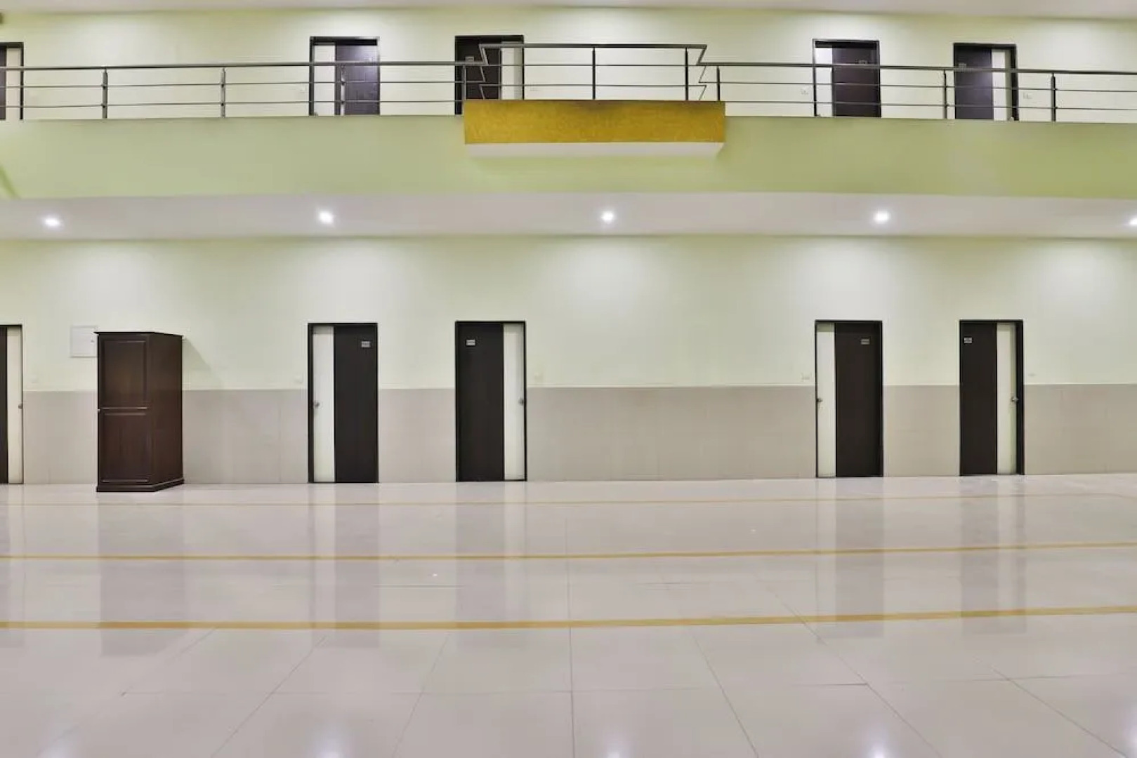 Oyo 2494 Hotel Shree Plaza