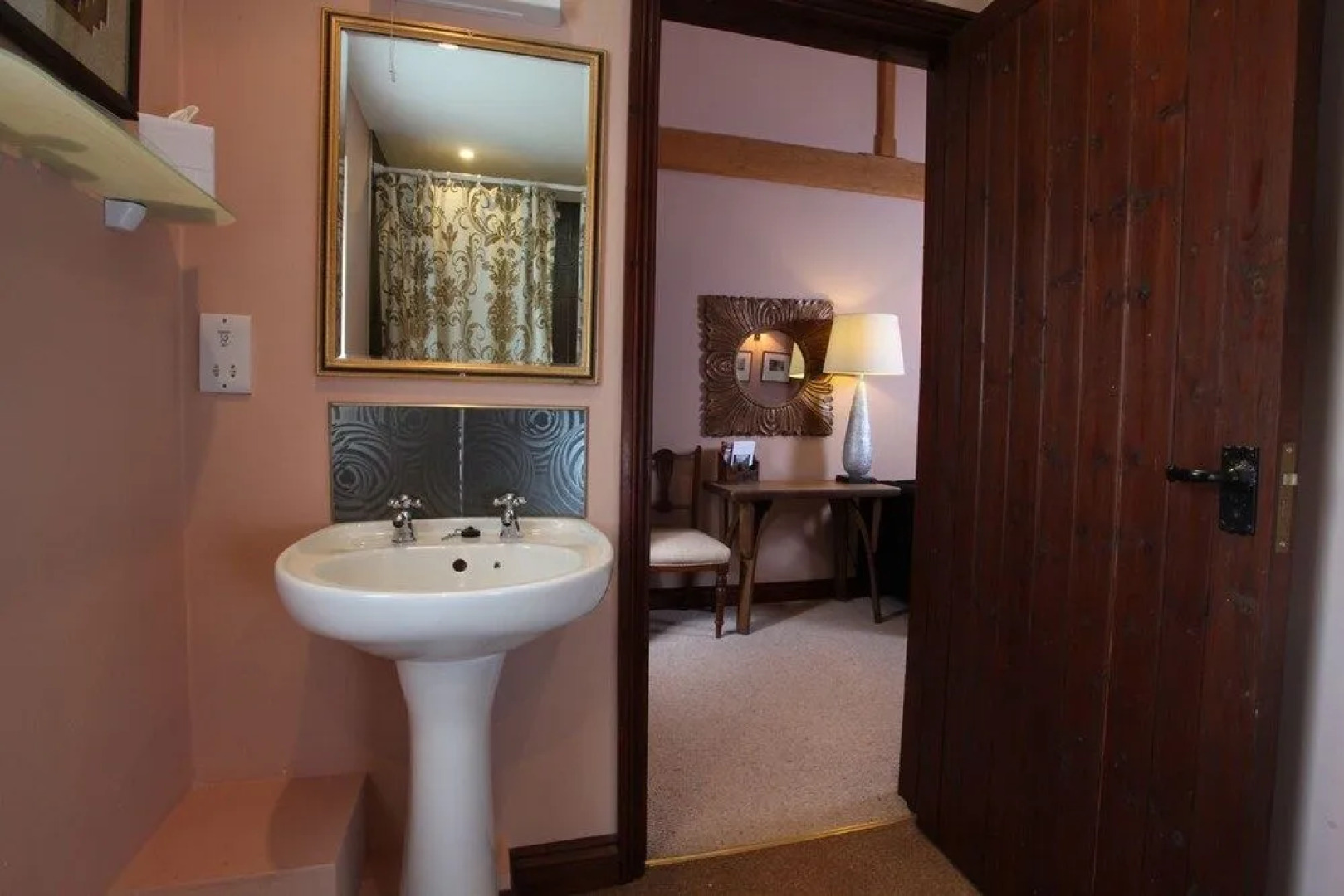 Cornfields Hotel & Restaurant