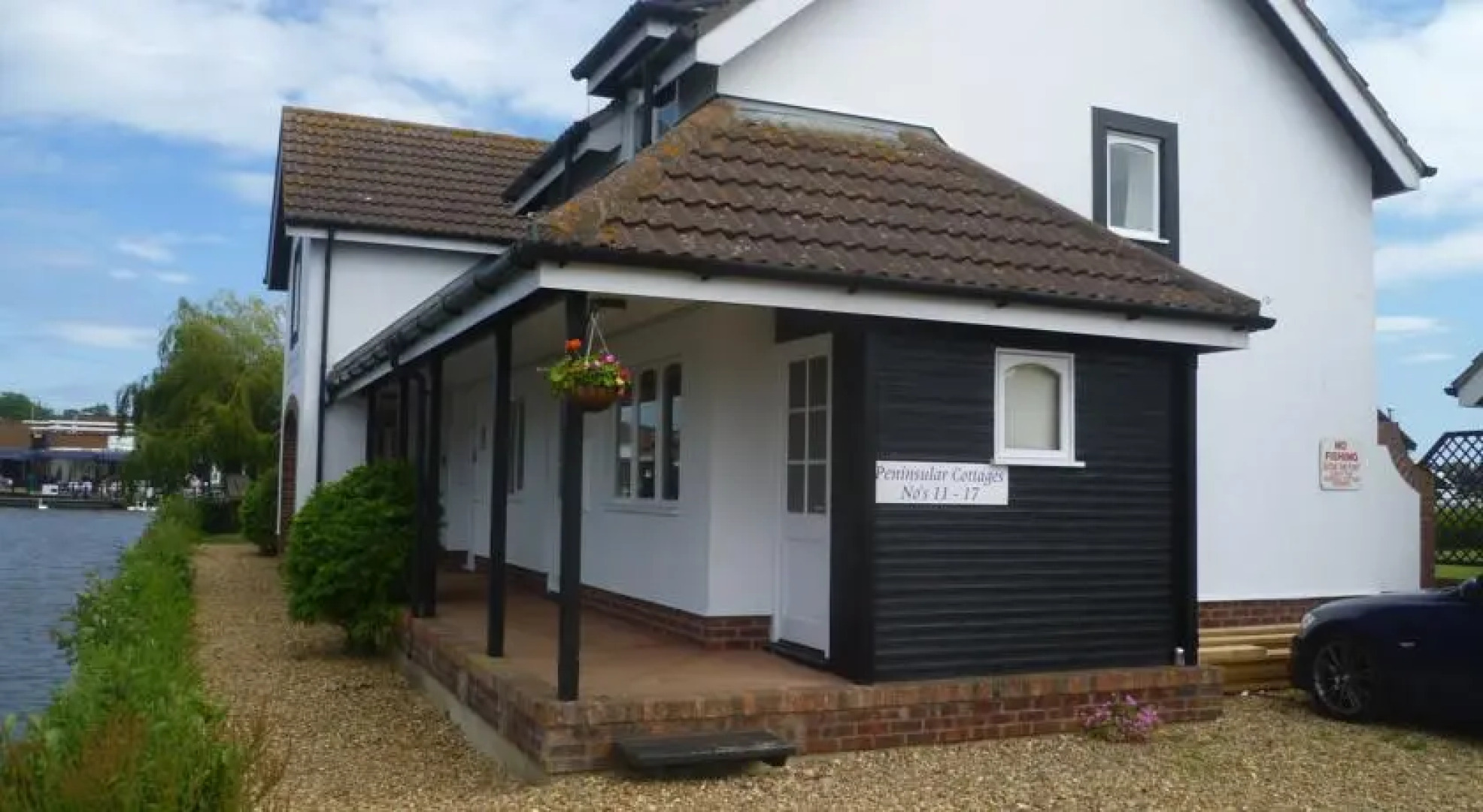 Wroxham Peninsula Cottage