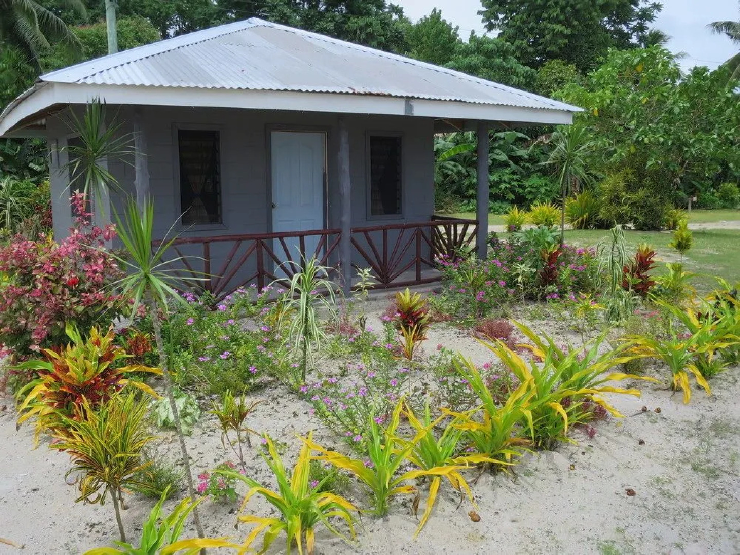 Matareva Beach Fales