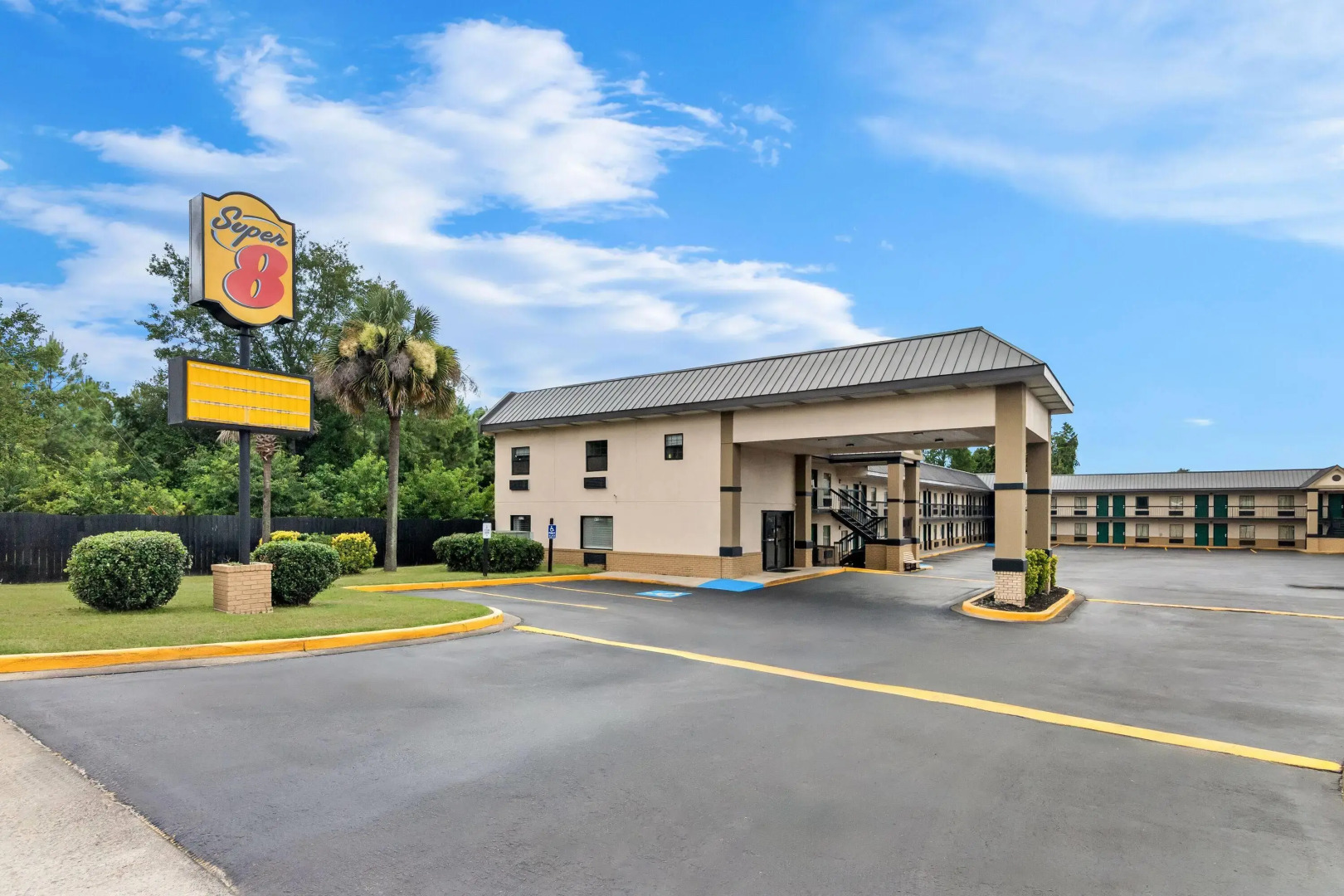 Super 8 by Wyndham Columbia
