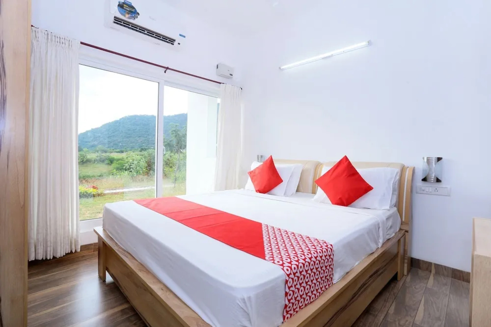 OYO 24200 Bahri Beautiful Country