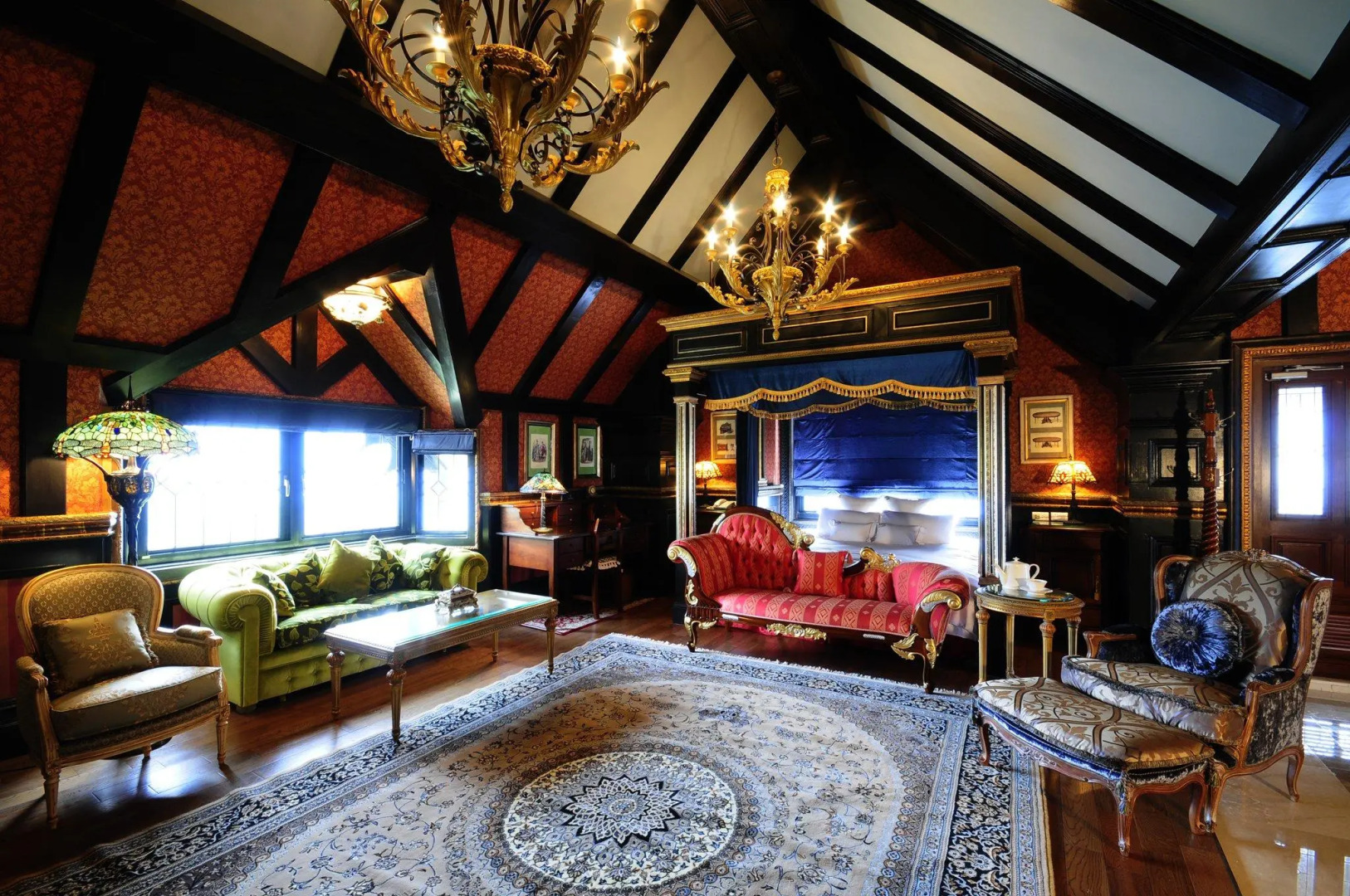 The Old England Manor