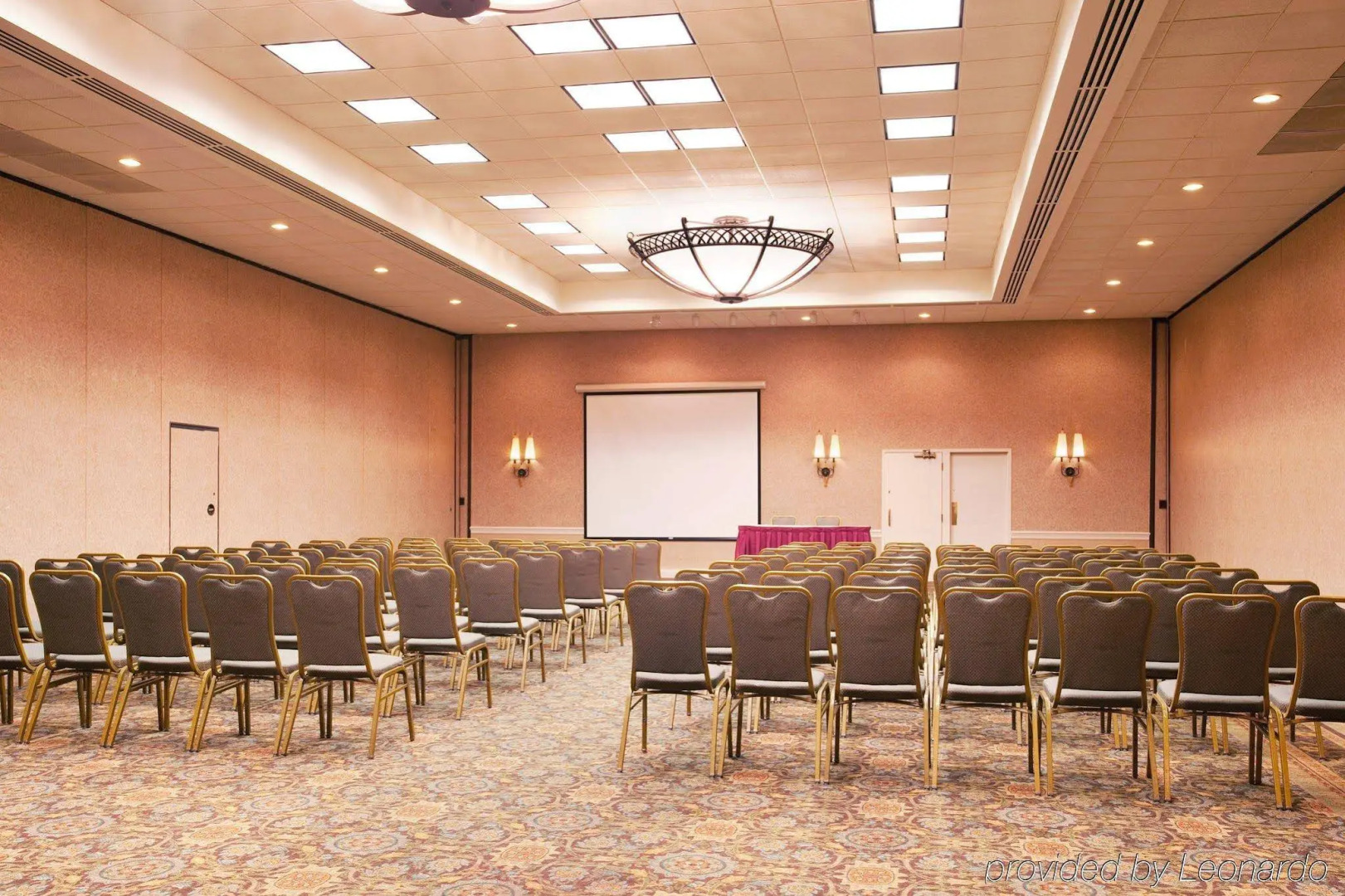 Holiday Inn Chicago Nw Crystal Lk Conv Ctr by IHG