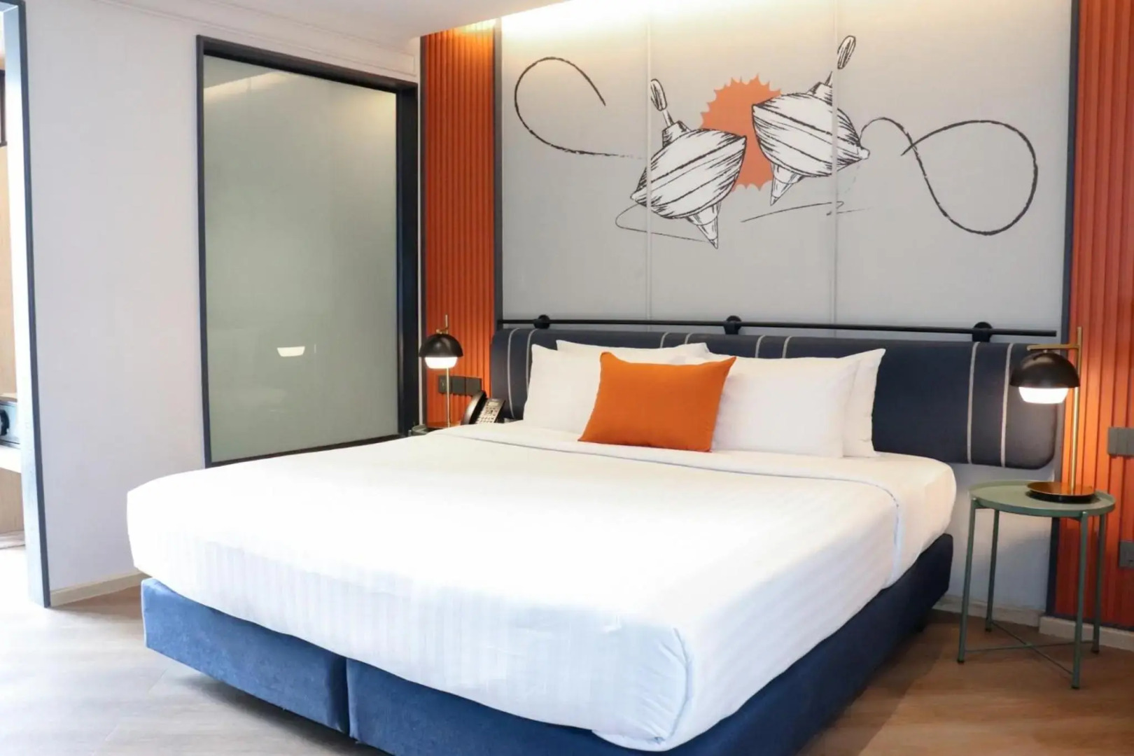 The Quart Ruamrudee by UHG