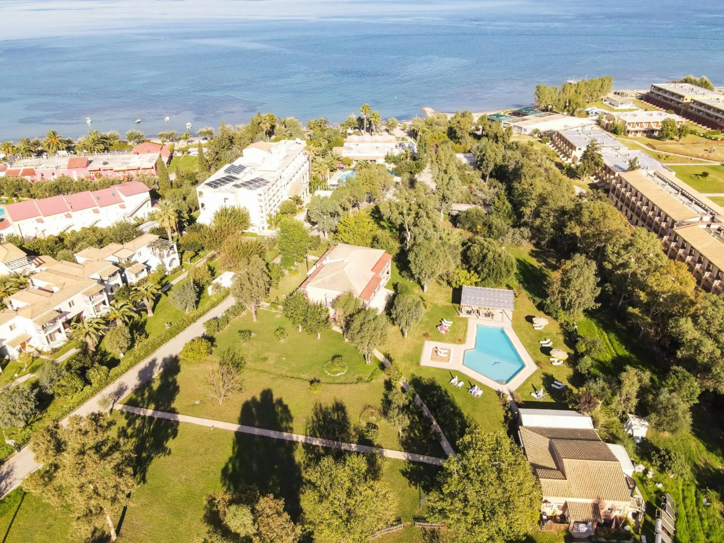 Tellis Holiday Rooms By Hotelius