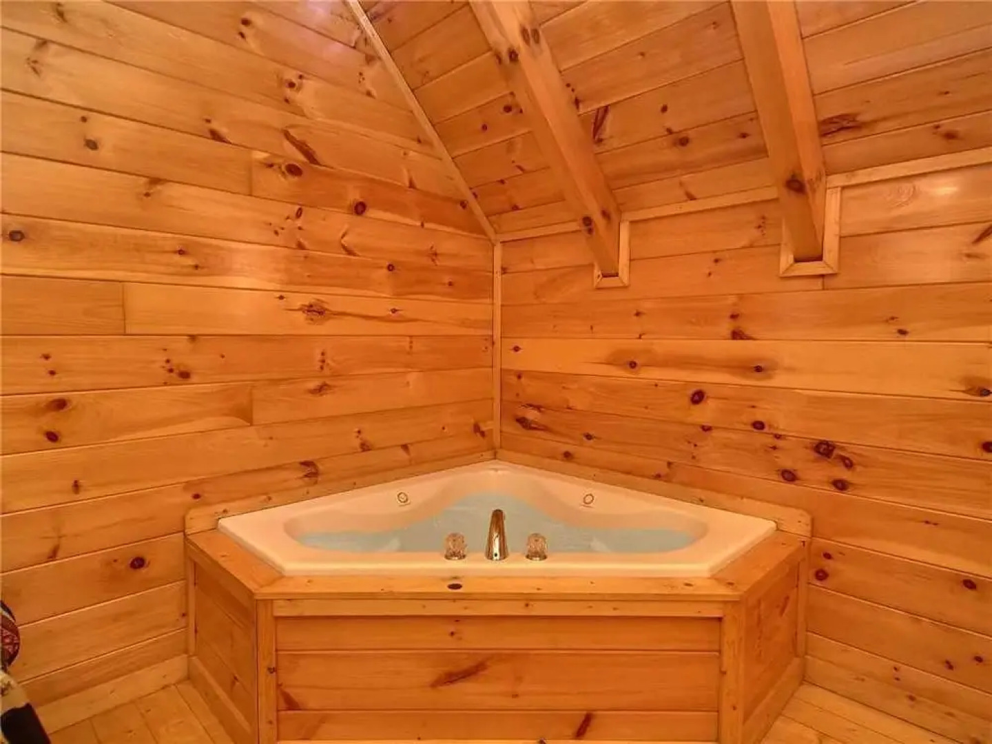 Close to Heaven - Two Bedroom Cabin