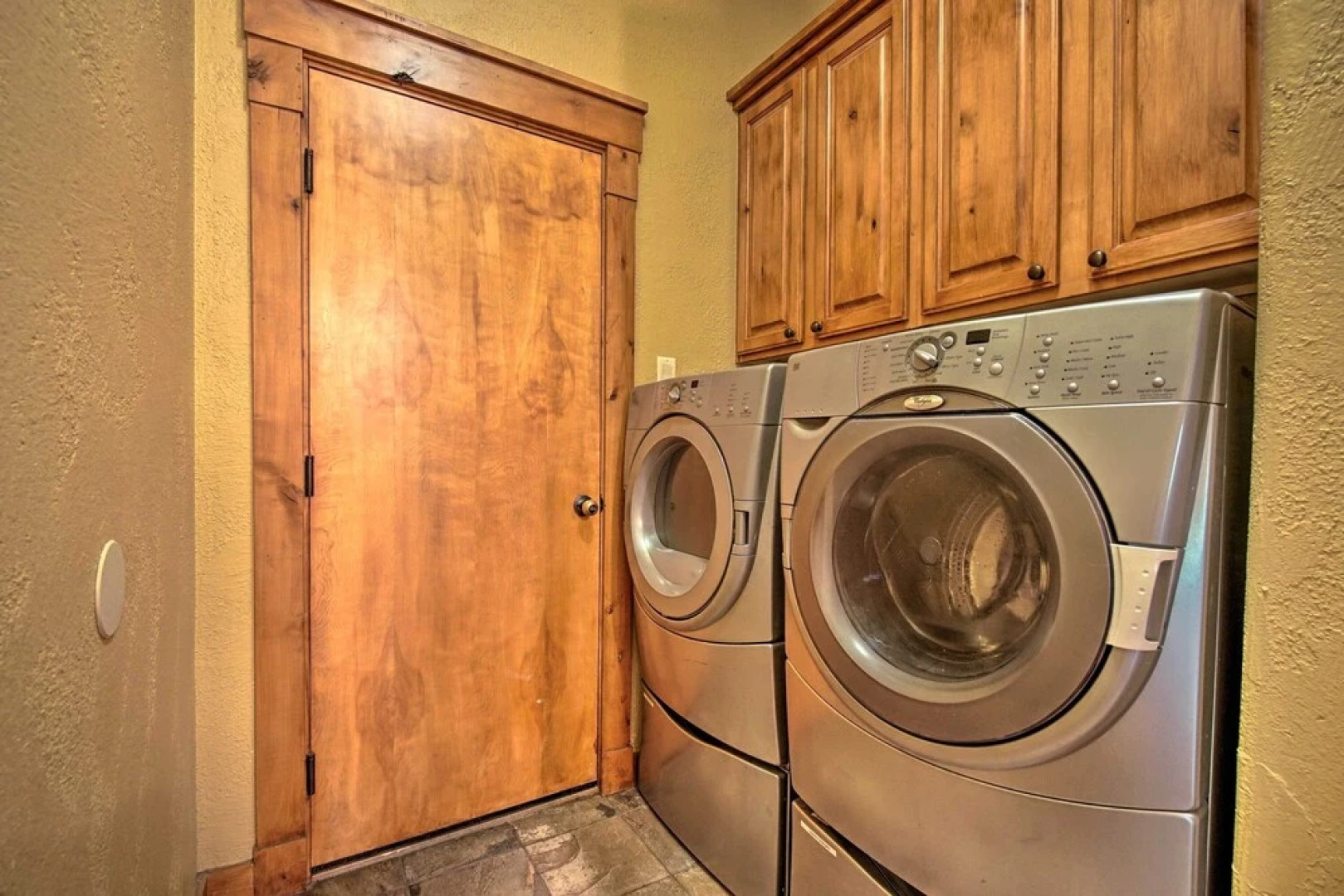 Luxe Mccall Cabin w/ Hot Tub ~ 8 Mi to Skiing