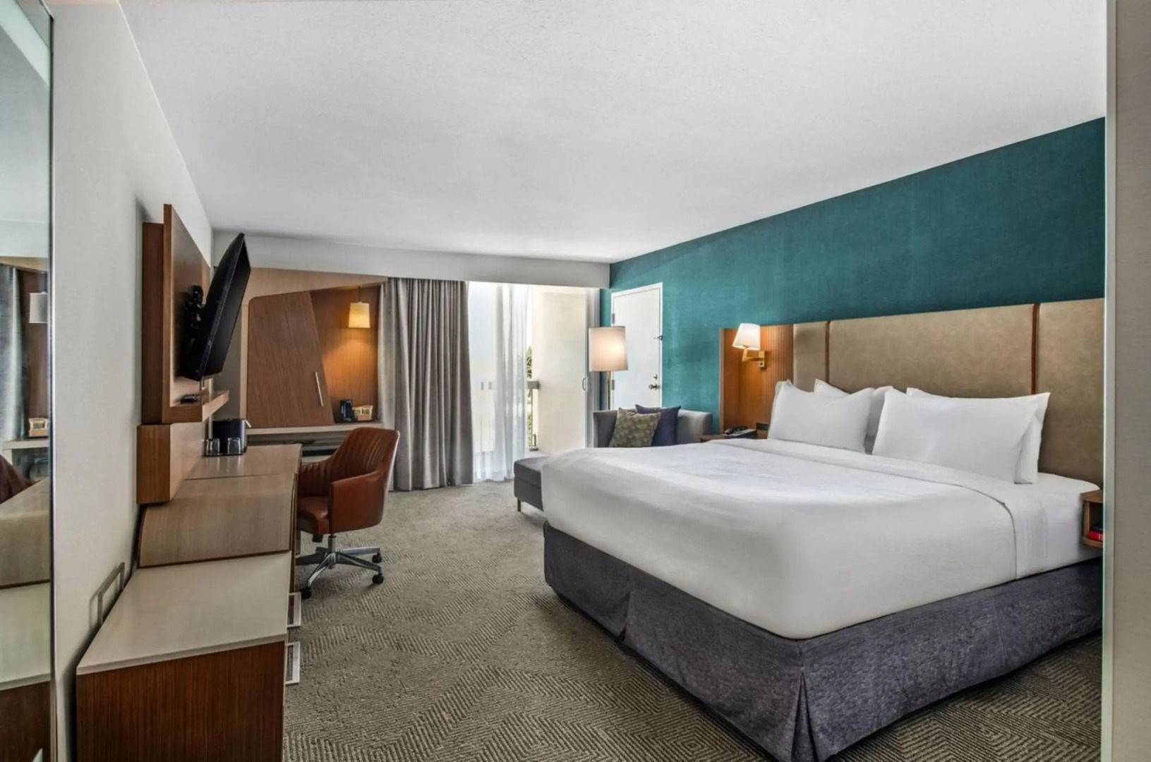 Holiday Inn Oxnard – Ventura by IHG