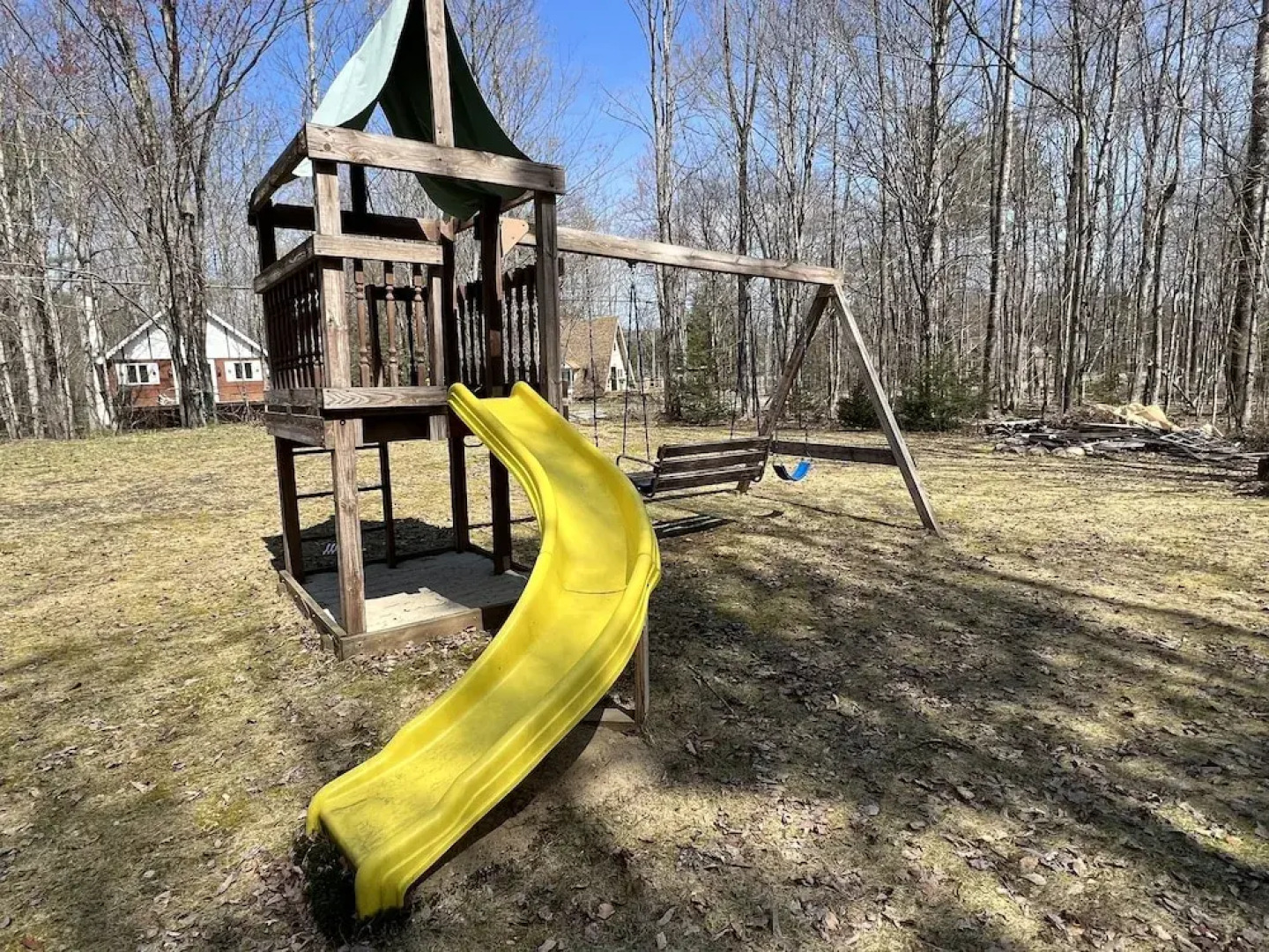 Charming Cottage Amidst Majestic Peaks 3 Bedroom Home