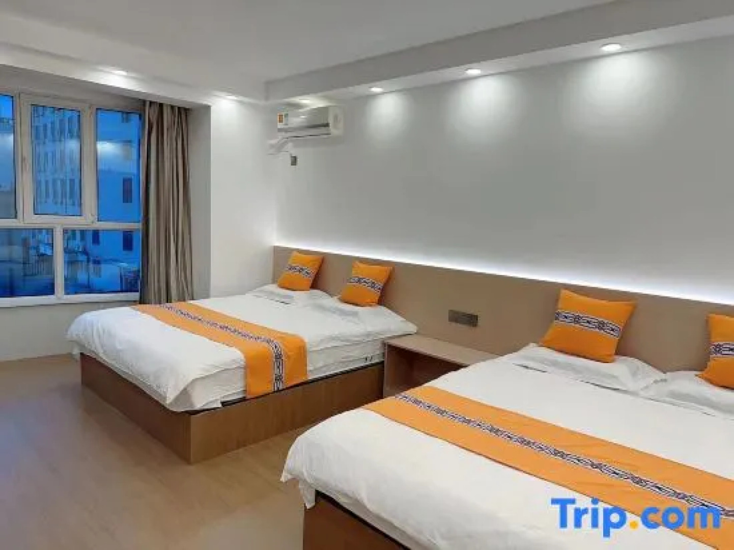 Qitaihe Hongming Express Hotel