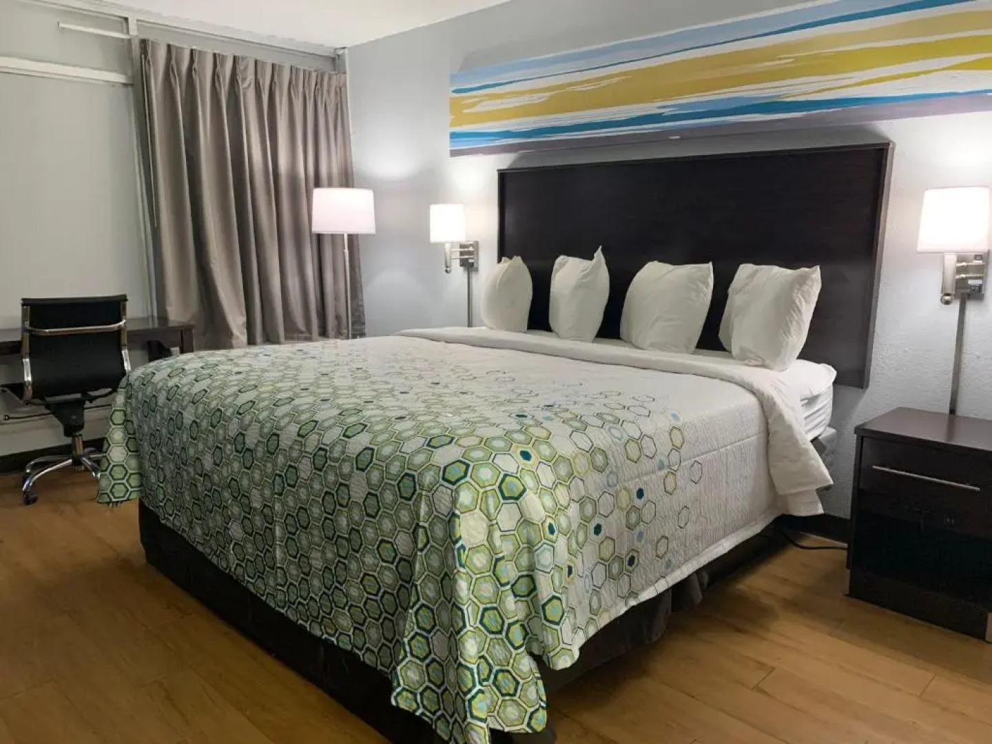 HomeTowne Studios by Red Roof Battle Creek