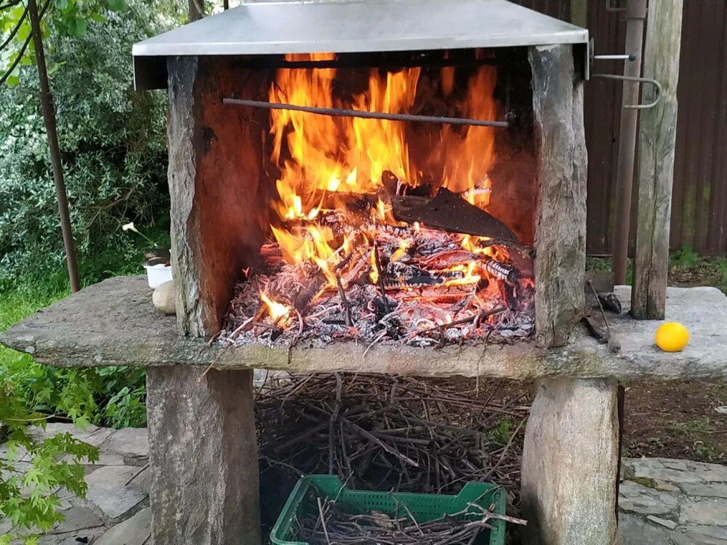 Apartment With 3 Bedrooms in Viveiro, With Wonderful Mountain View, Terrace and Wifi Near the Beach