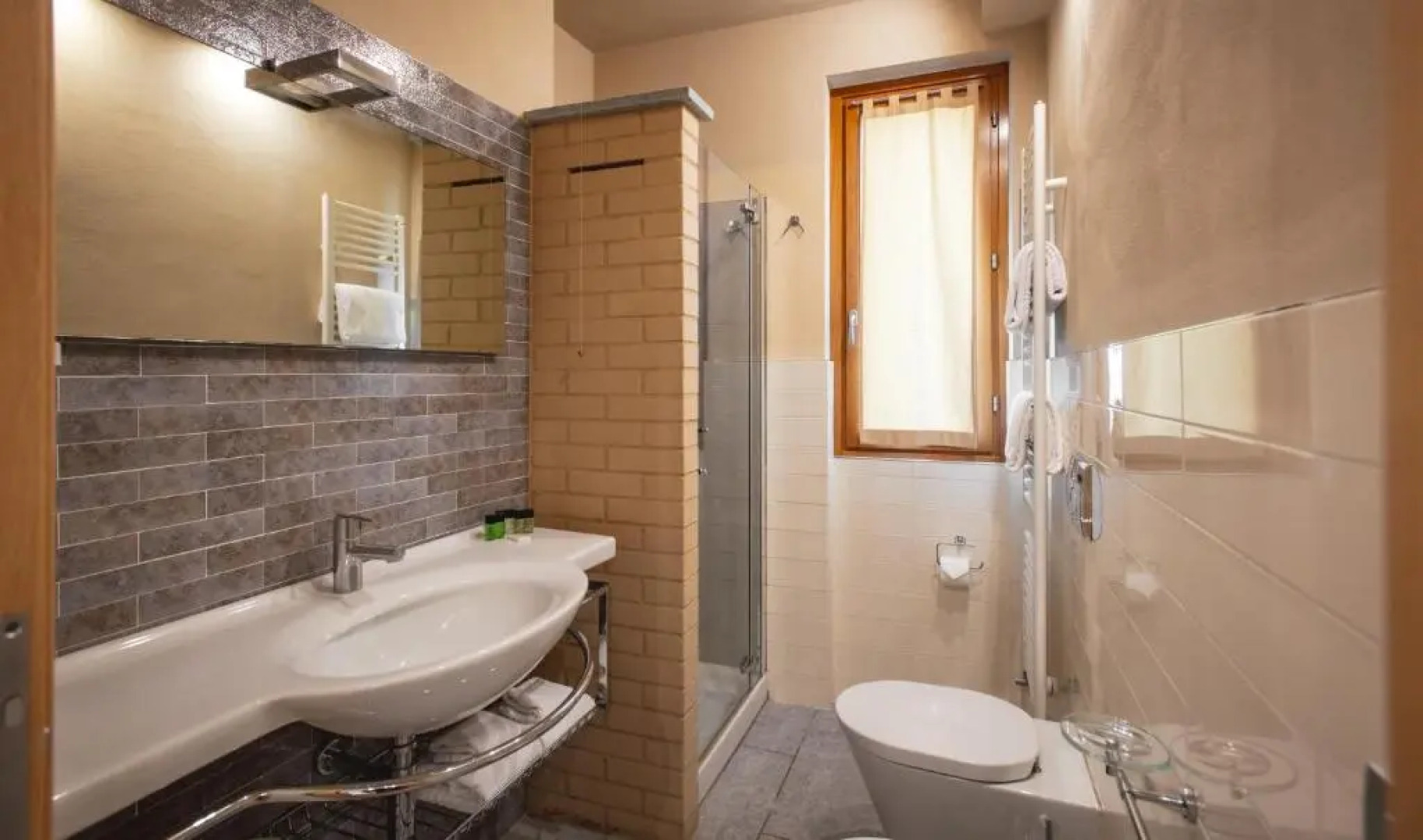 Réva Residences & Pool