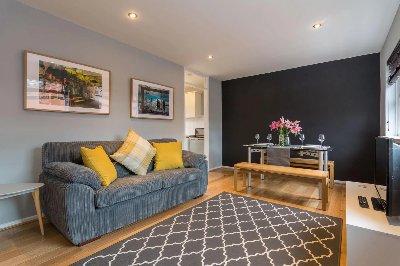 Central Belfast Apartments: Salisbury