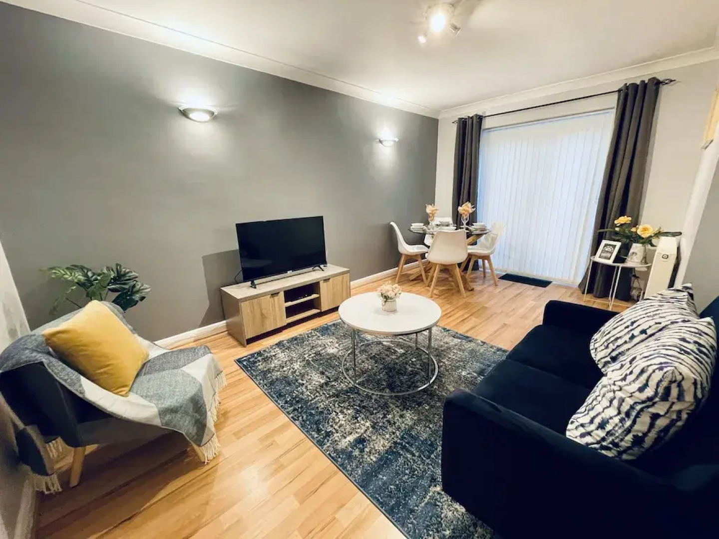 Cloud9stayz at The Royston