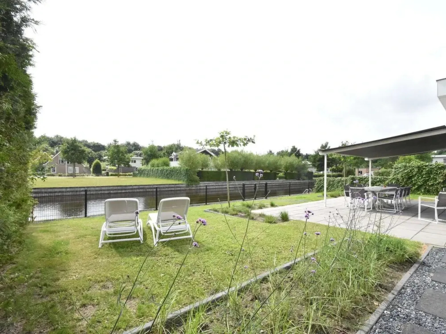 Modern Villa with Large Garden by the Water with Hot Tub & Infrared Sauna