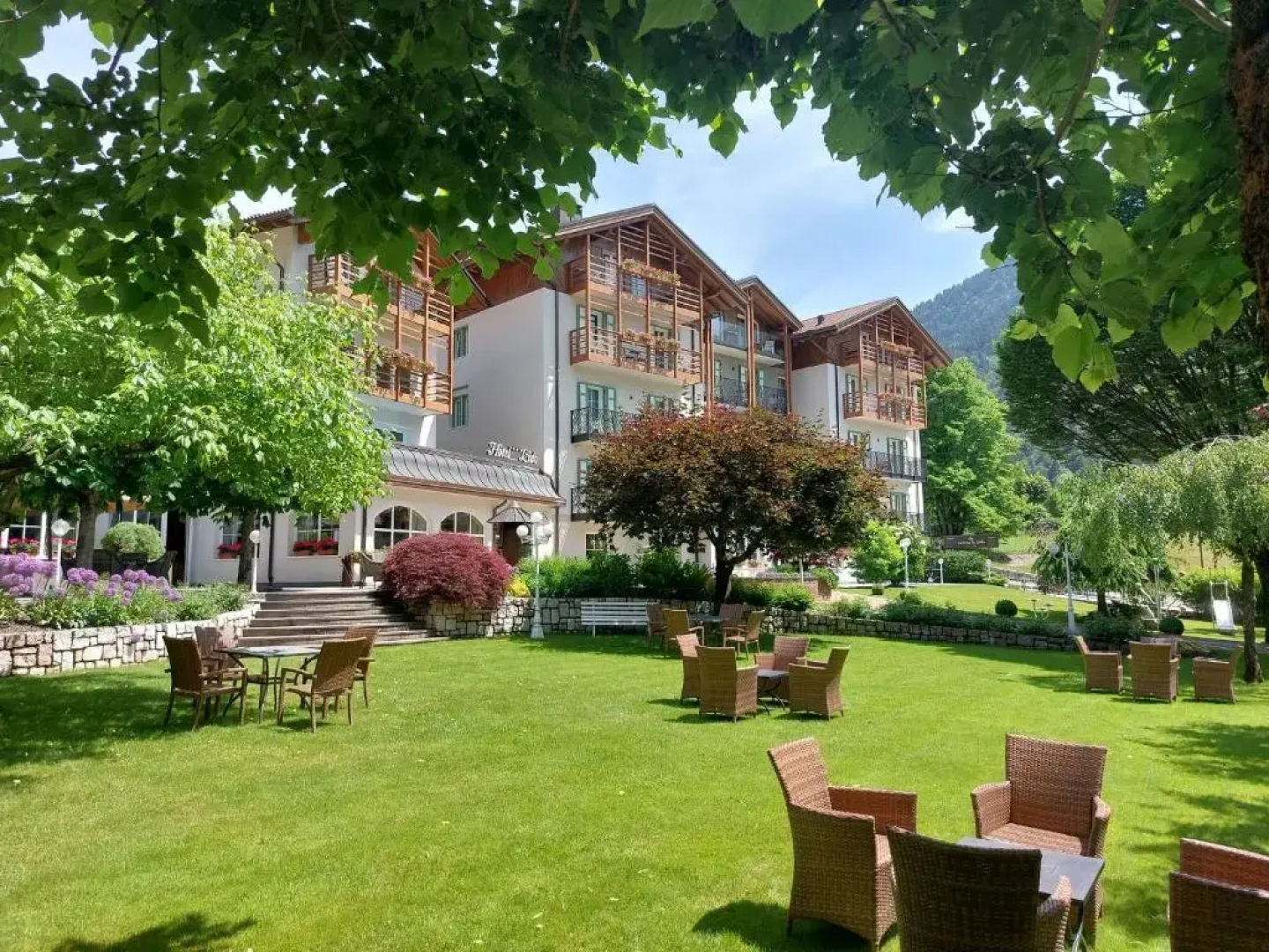 Lido Hotel & Apartments