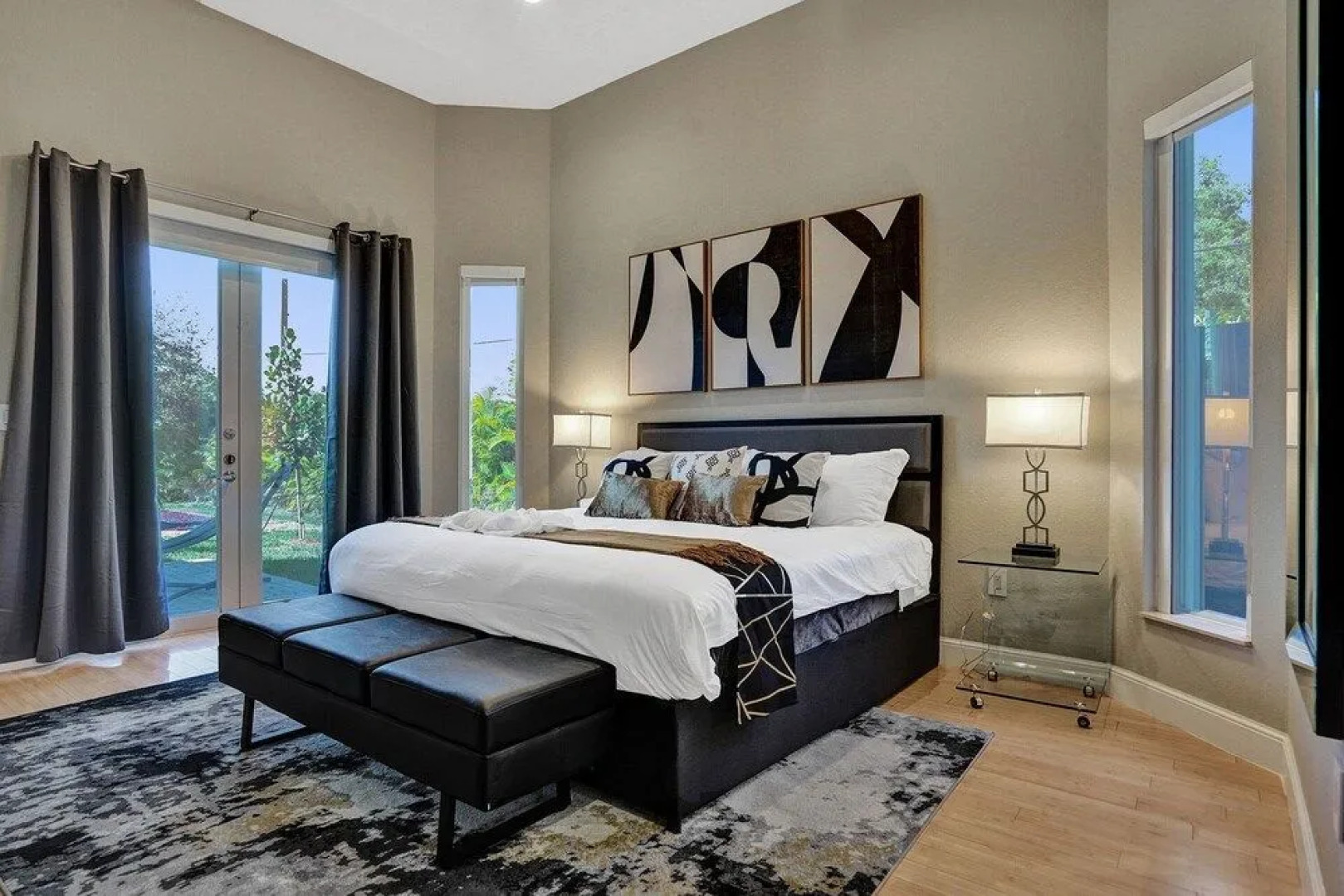 Lavish 8 Br Estate with Pool & Courts