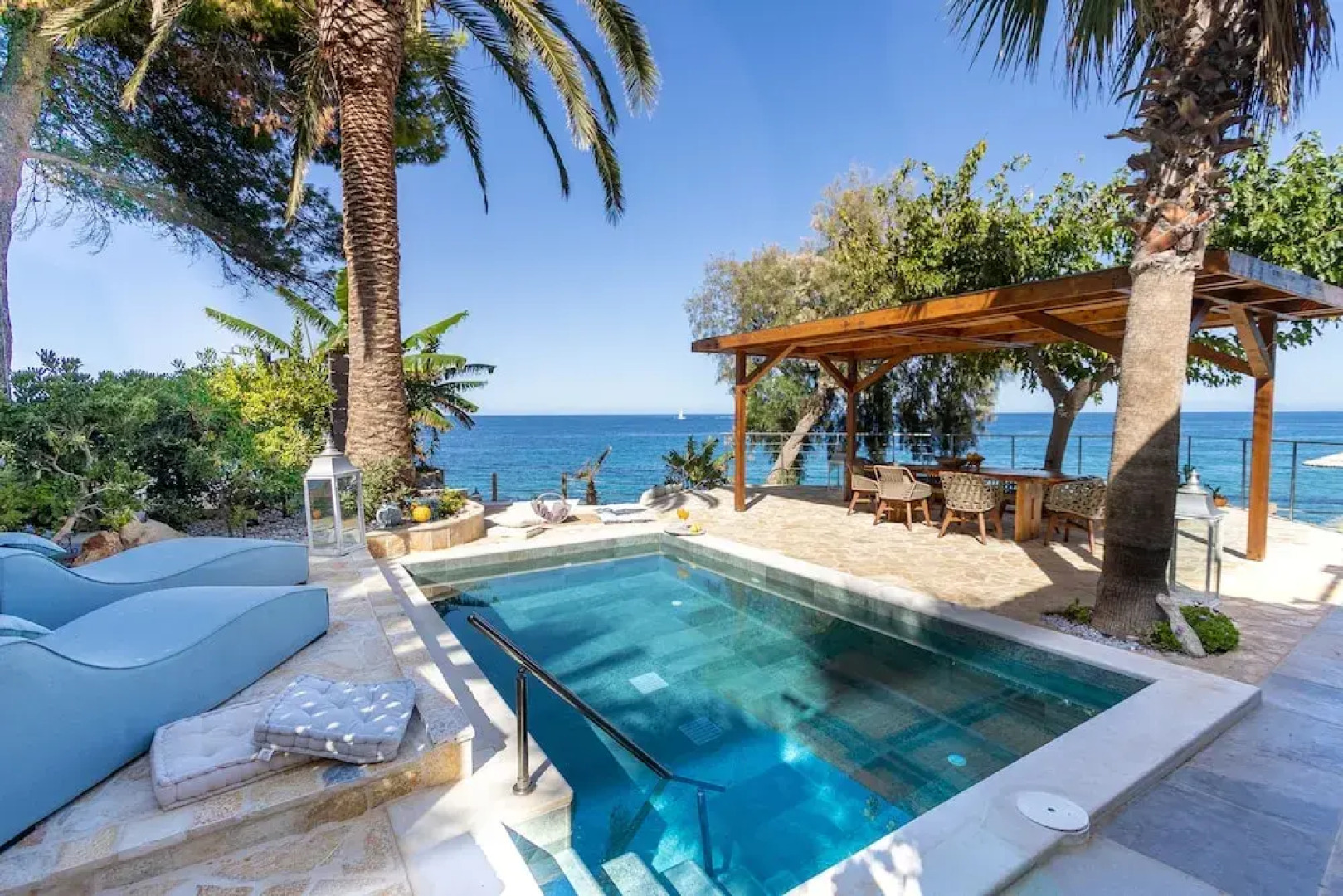 Paradisso Beach Villas