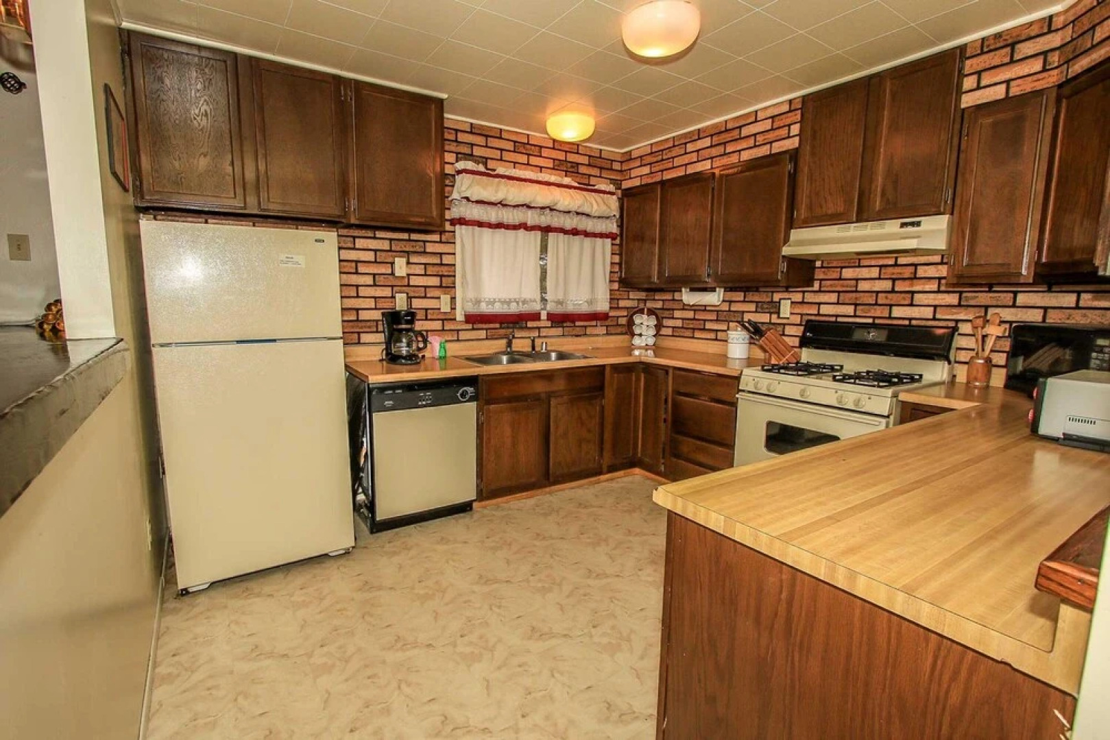 Beary Sweet Retreat 1257 by RedAwning