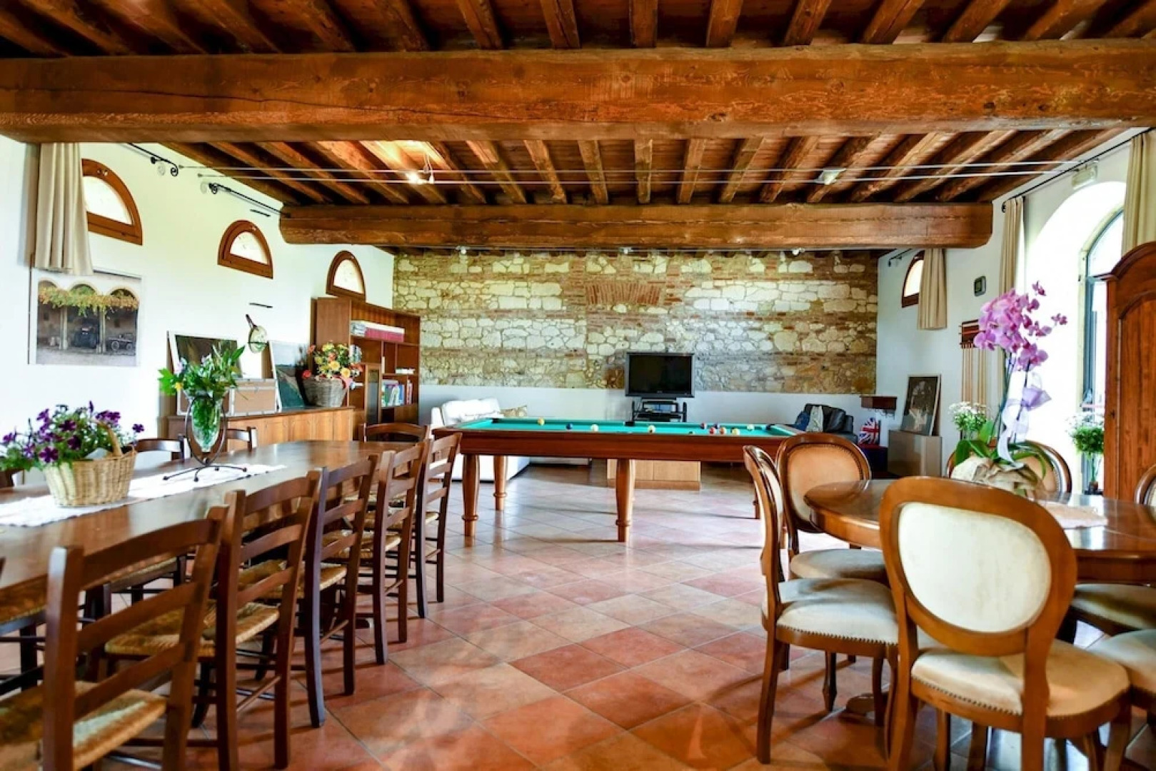 Tigli Apartment With two Bedrooms and one Bathroom on the Second Floor With 4 Metre Glass Window Apartment 6