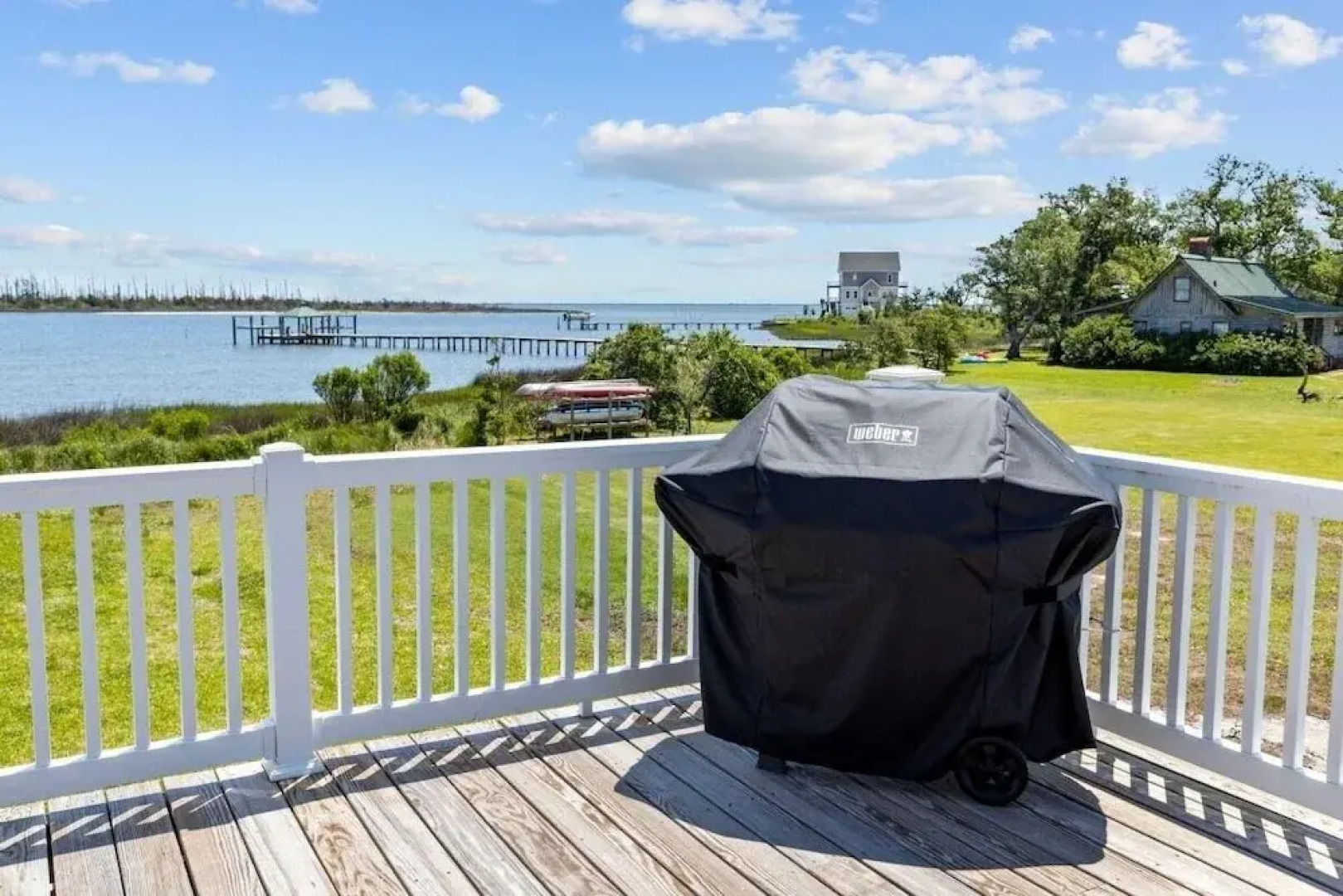 Sunrise Sound Cottage 3 Bedroom Home by RedAwning